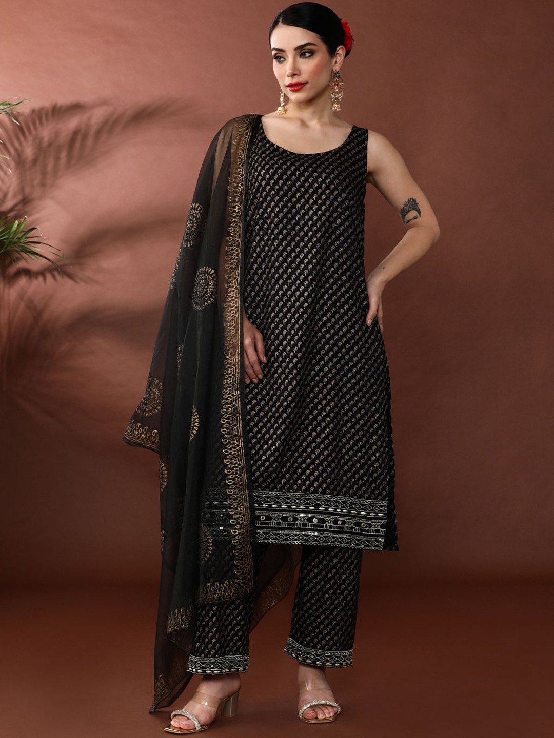 

Anouk Floral Embroidered Round Neck Thread Work Straight Kurta With Trousers & Dupatta, Black