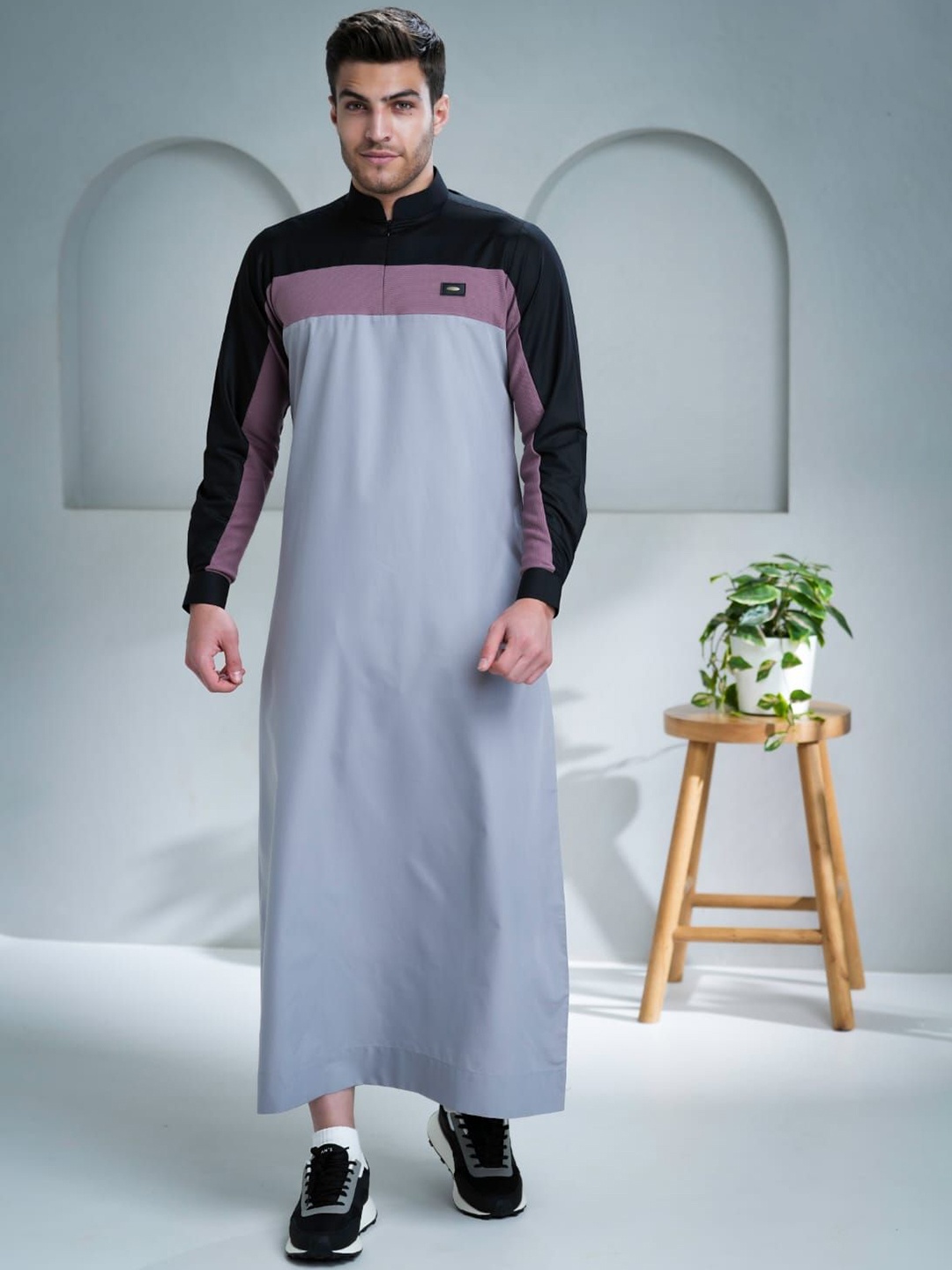 

MASHROO Men Thread Work Kurta, Grey