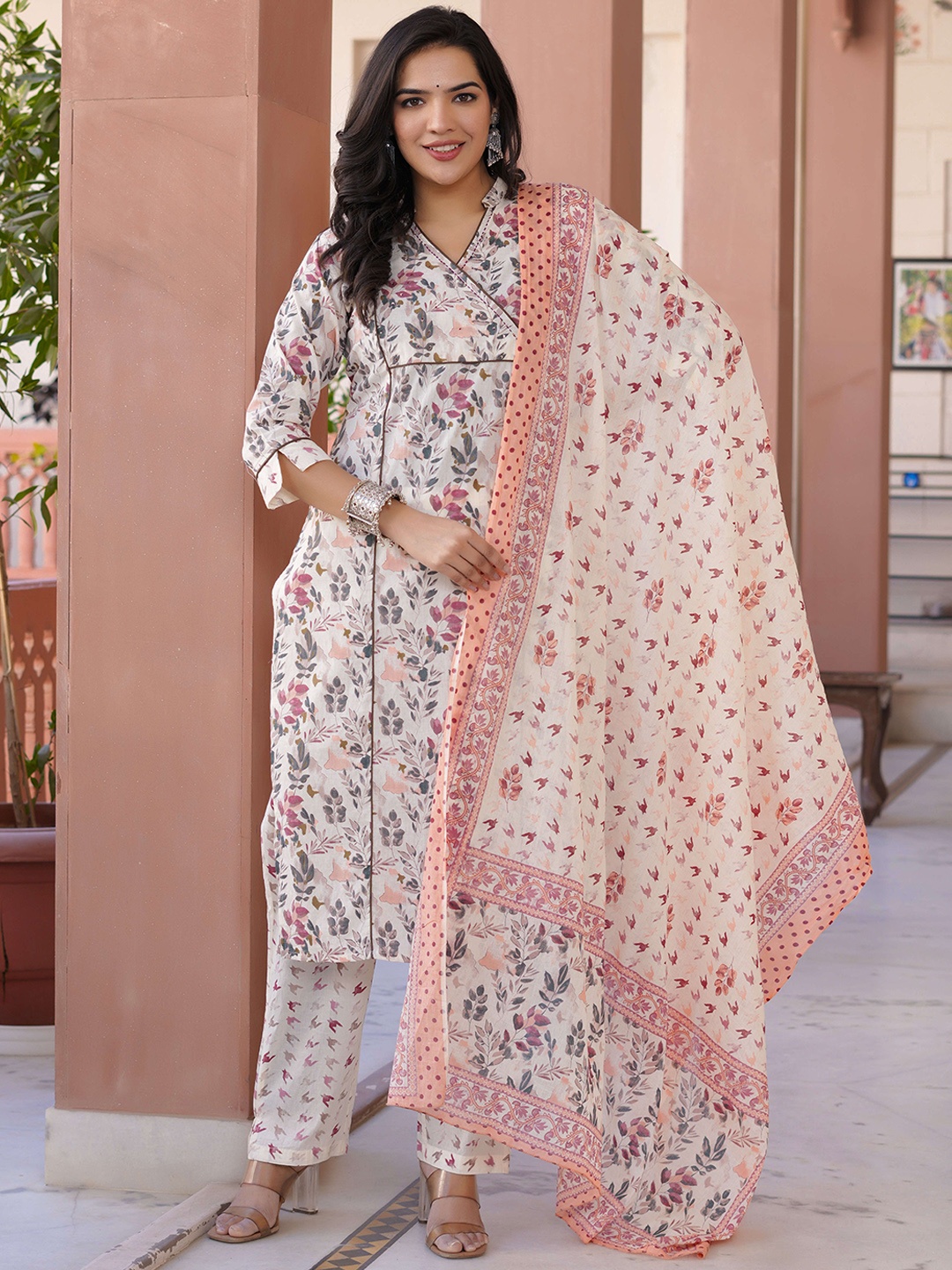 

ZOYOTO Women Floral Printed Regular Kurta with Trousers & With Dupatta, Coral