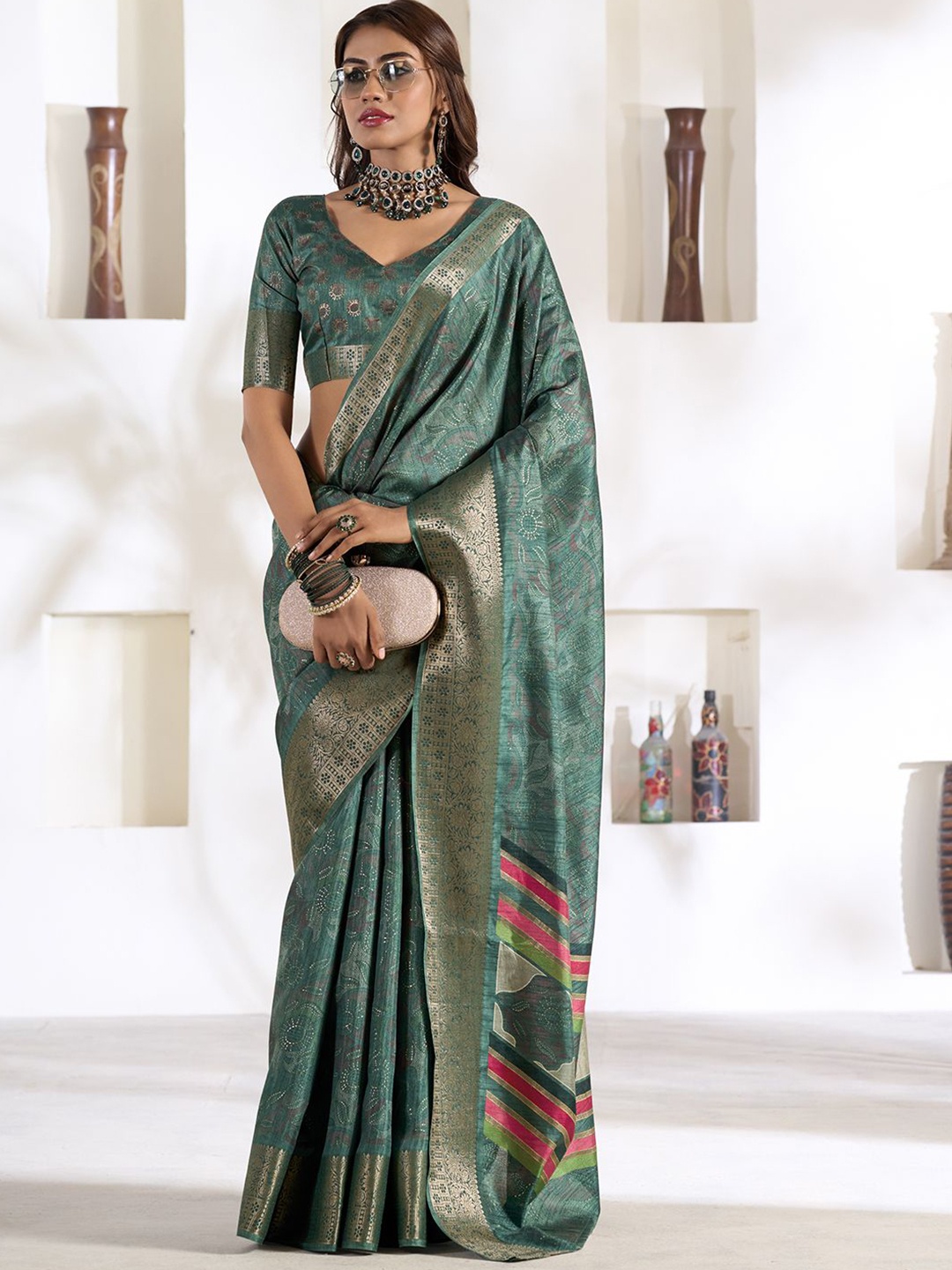 

DIVASTRI Woven Design Zari Silk Blend Saree, Green