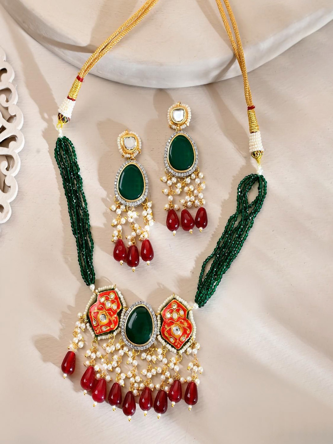 

STYYO Gold-Plated Kundan Stones Studded And Pearls Beaded Jewellery Set, Green