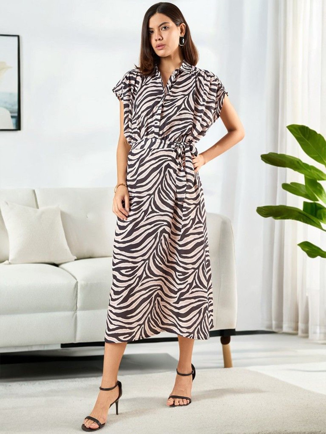 

DressBerry Animal Print Flared Sleeve Midi Dress, Black