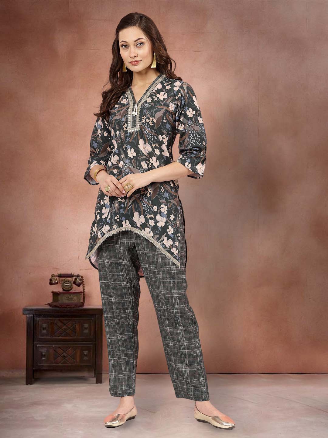 

Moda Rapido Floral Printed V Neck Tunic With Trousers Co-Ords, Green