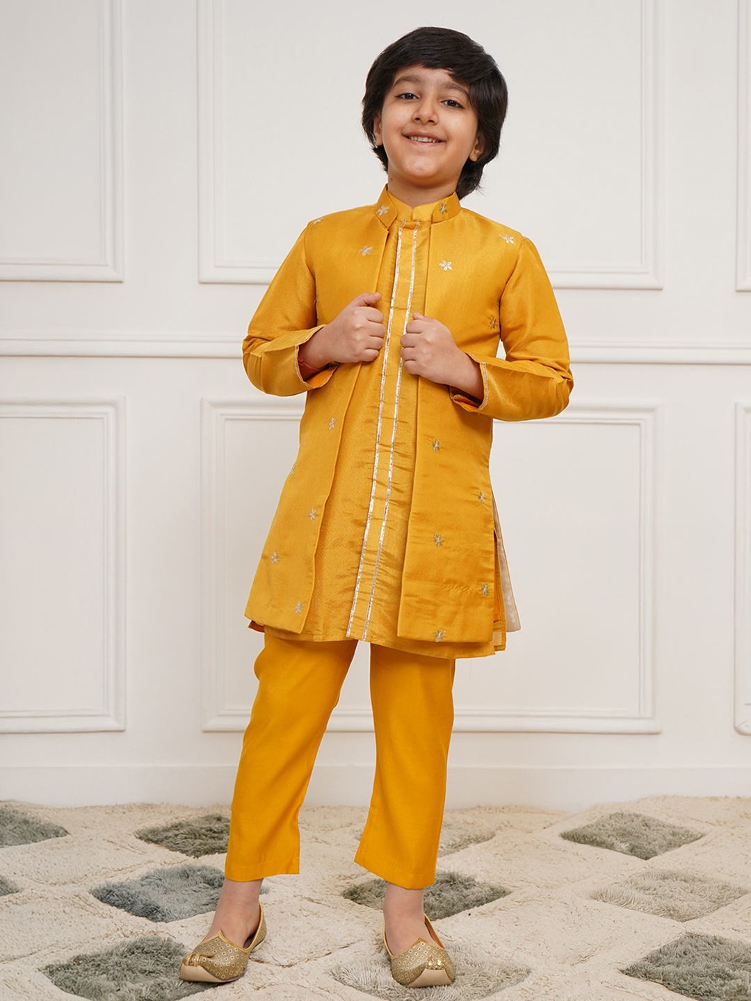 

VASTRAMAY Boys Floral Embroidered Mandarin Collar Thread Work Kurta With Pyjamas & Jacket, Mustard