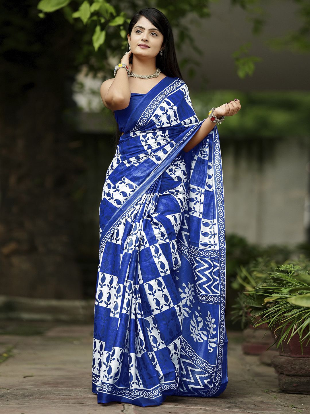 

Mitera Bagru Saree, Blue