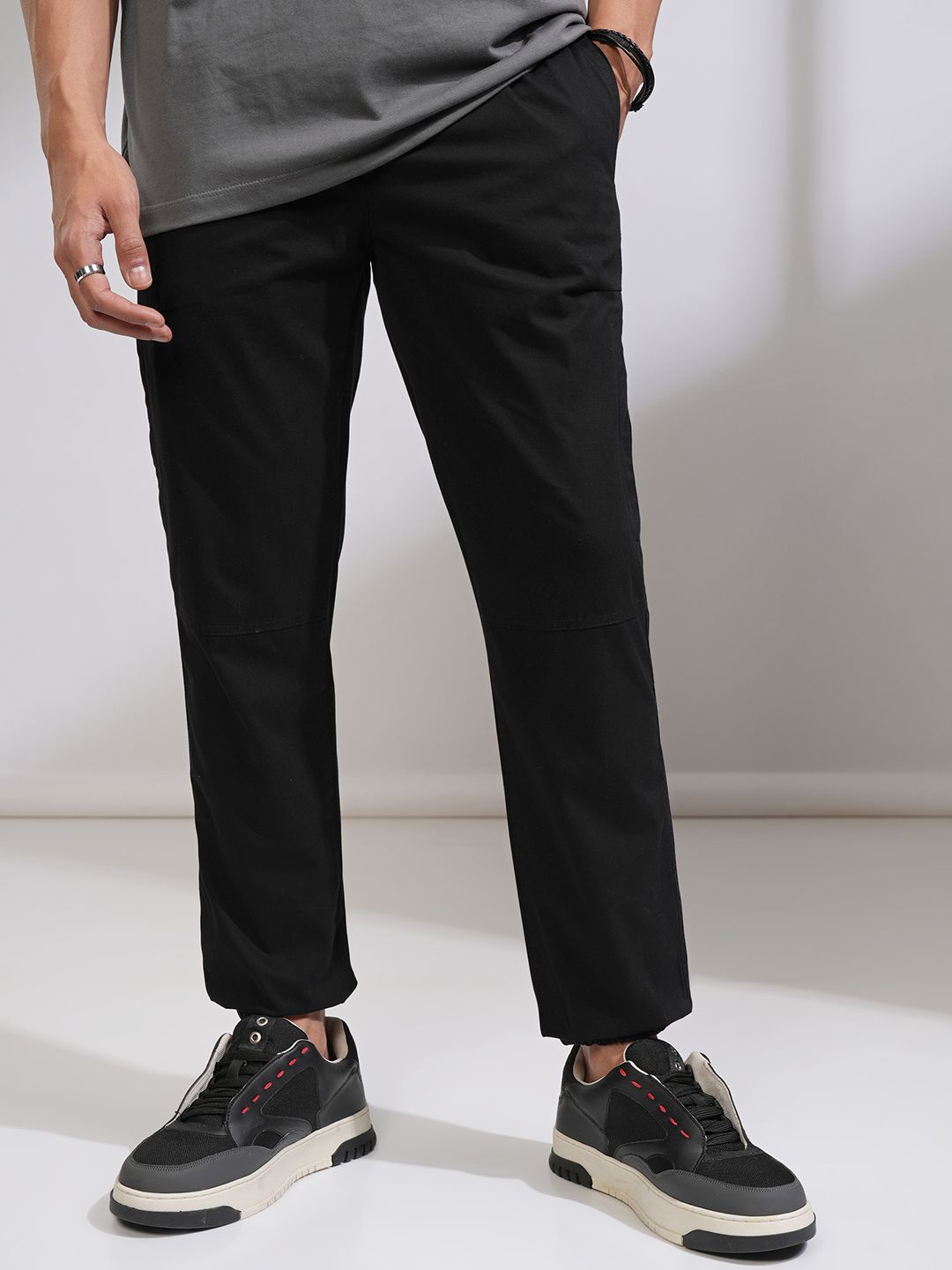 

HIGHLANDER Men Slim Fit Mid-Rise Jogger, Black