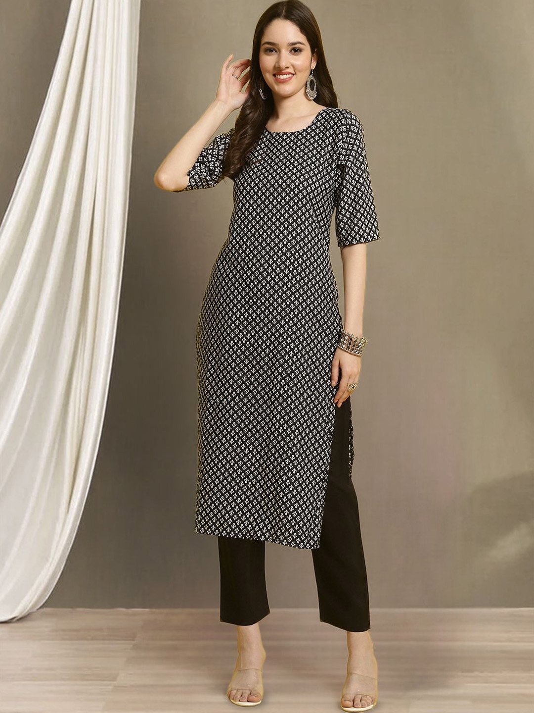 

Moda Rapido Floral Printed Straight Kurta with Trouser, Black