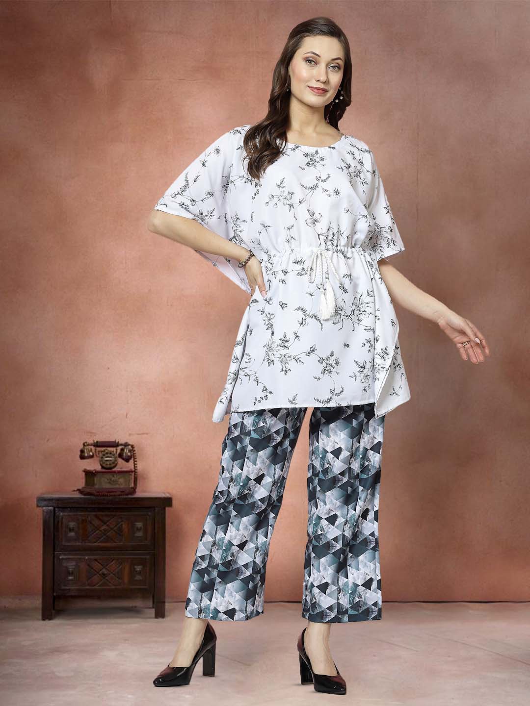 

Moda Rapido Printed Top With Trousers Co-Ords, White