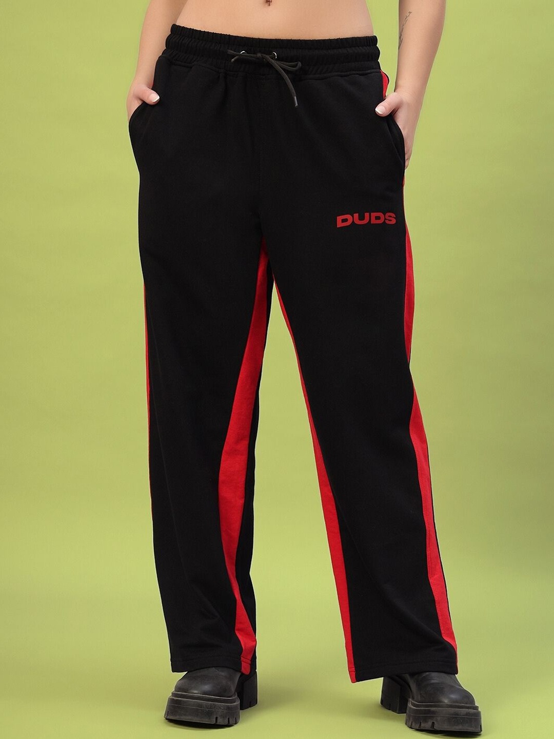 

WEARDUDS Women Mid Rise Track Pant, Black