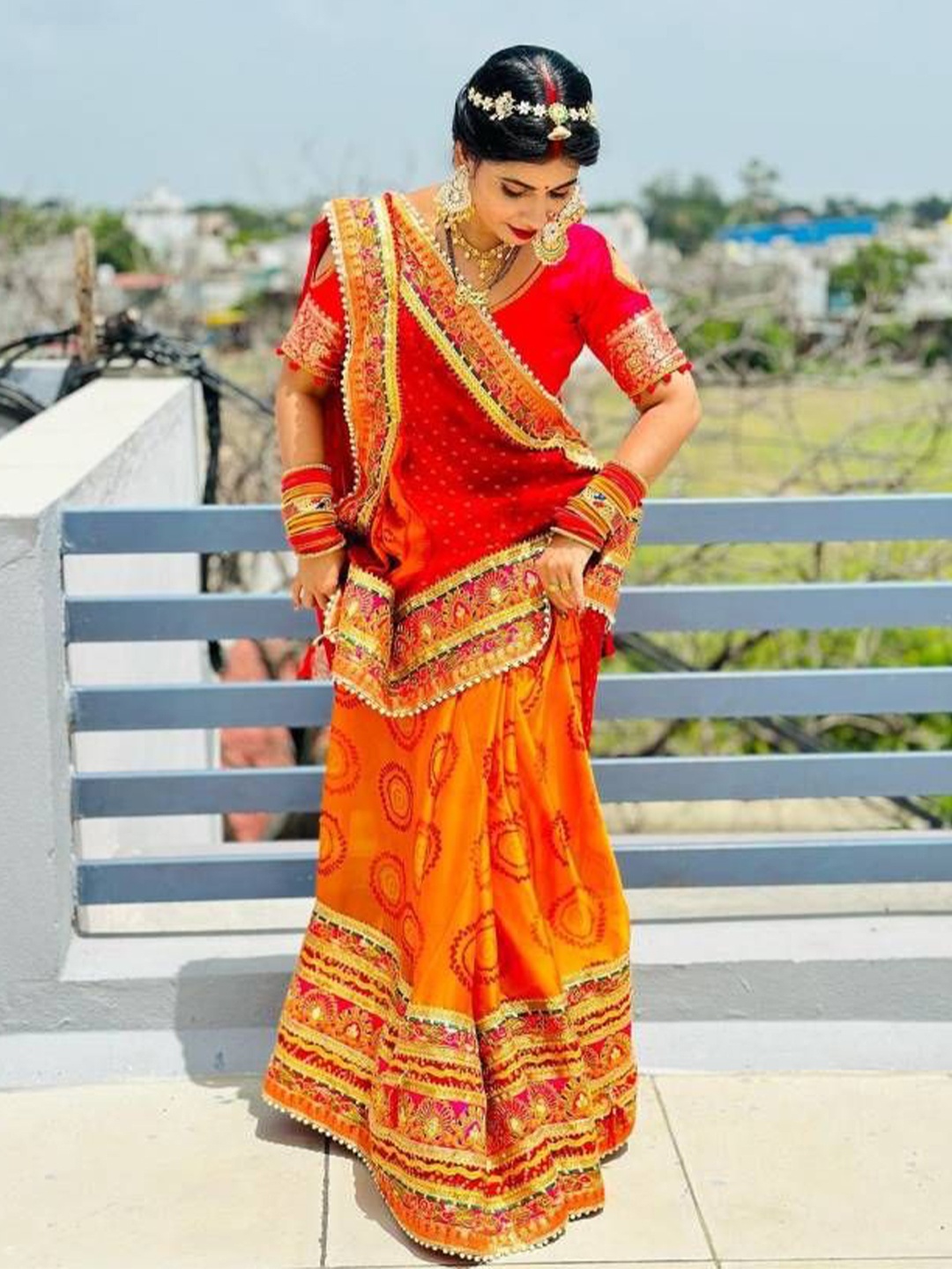 

DIVASTRI Bandhani Embroidered Pure Chiffon Bandhani Saree, Yellow