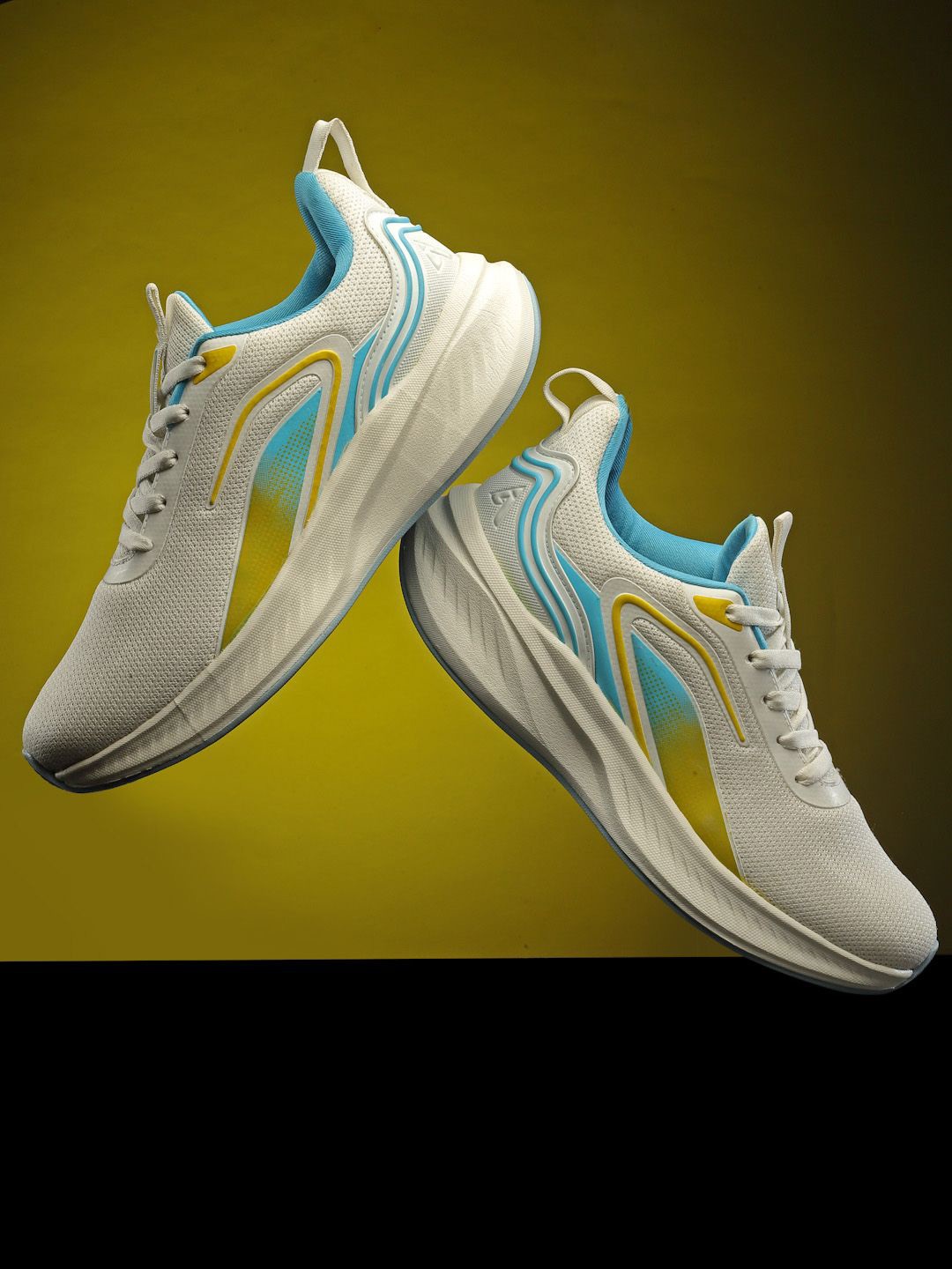 

Action Men Mesh Running Non-Marking Shoes, White
