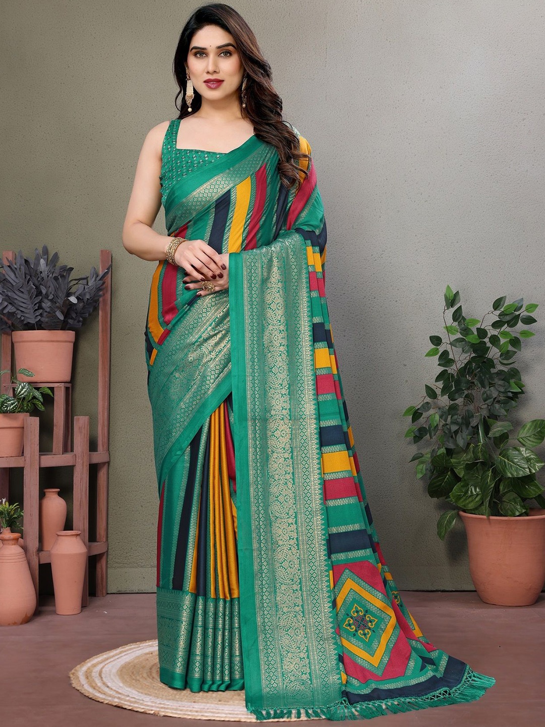 

Fashion FRICKS Ethnic Motifs Silk Cotton Saree, Green