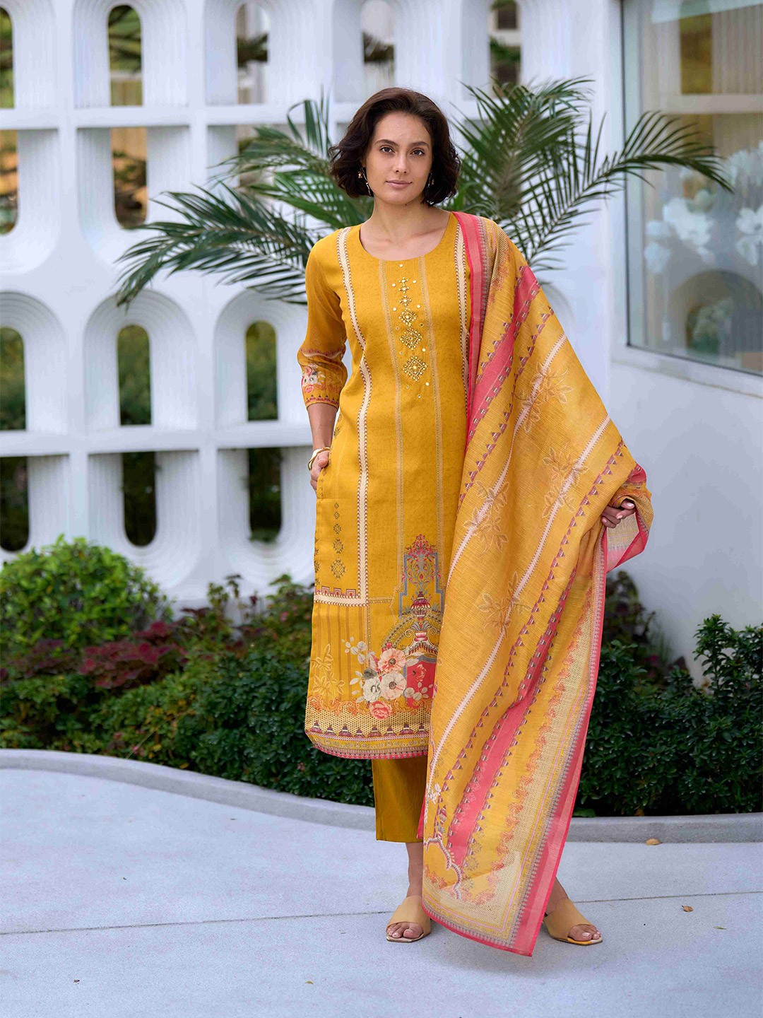 

MOJILAA Women Ethnic Motifs Printed Regular Sequinned Kurta with Trousers & With Dupatta, Yellow