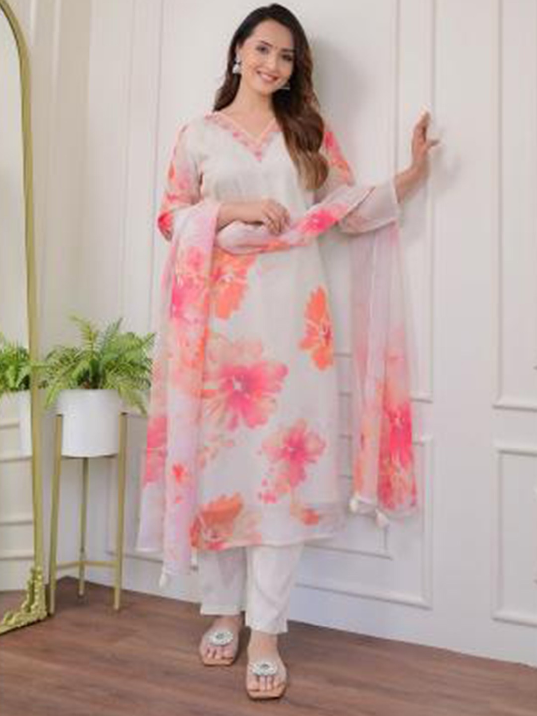 

Moda Rapido Women Floral Embroidered Regular Thread Work Kurta with Trousers & With Dupatta, White