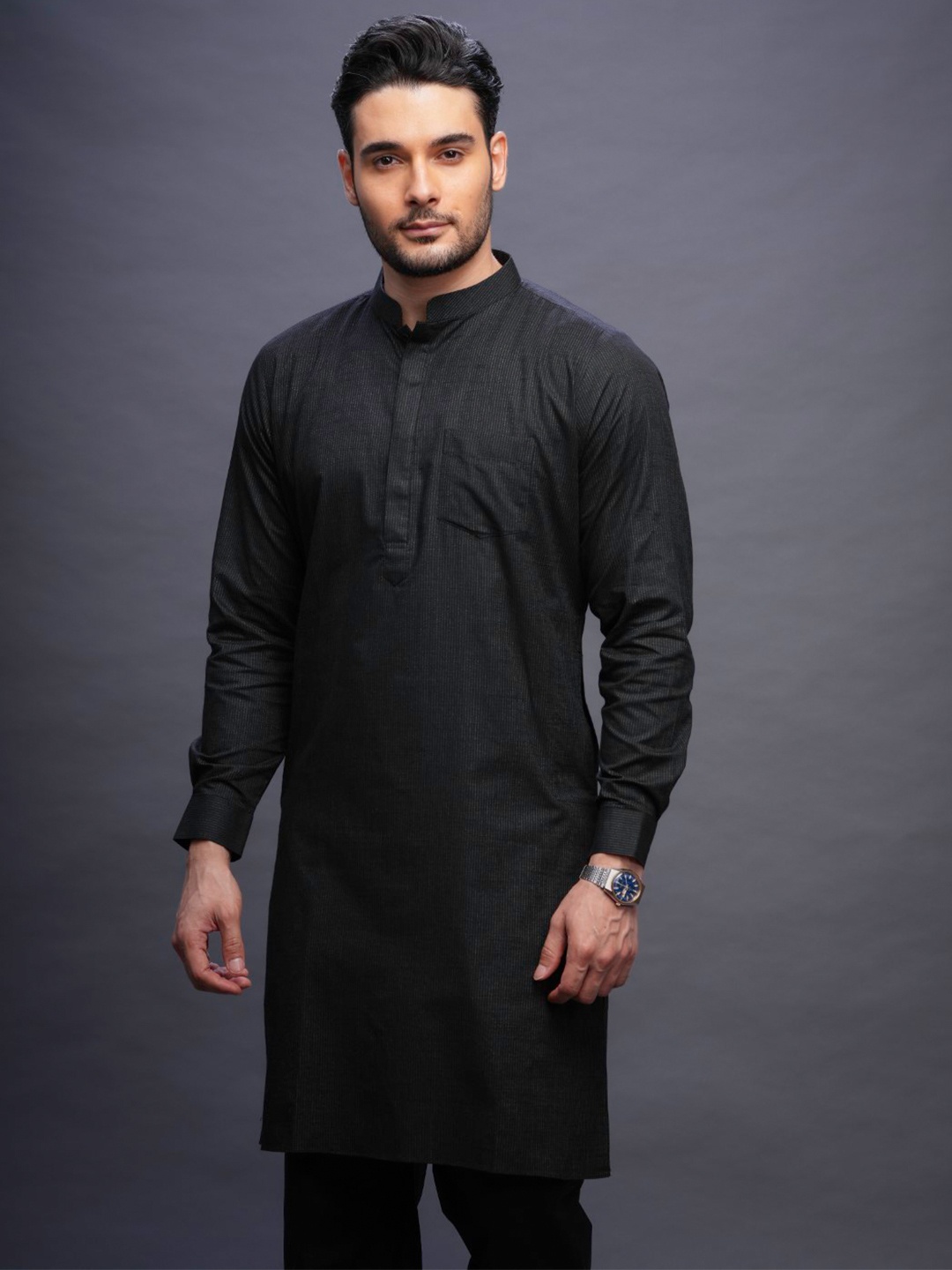 

MASHROO Striped Woven Design Band Collar Rolled-Up Sleeves Straight Kurta, Black