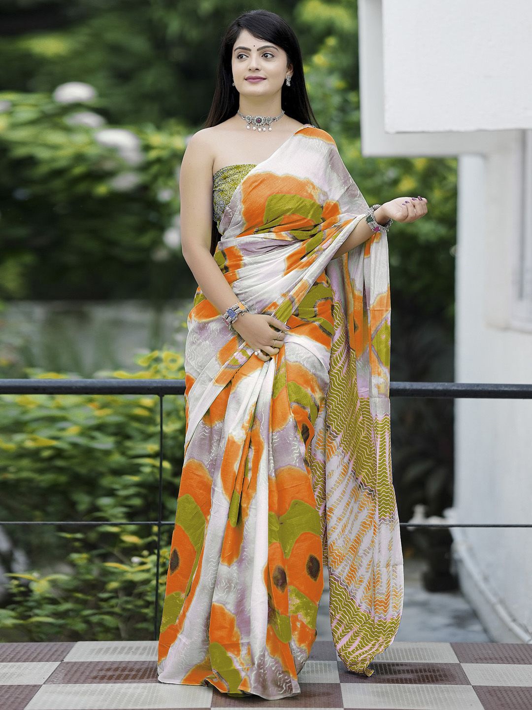 

Mitera Bagru Saree, Grey