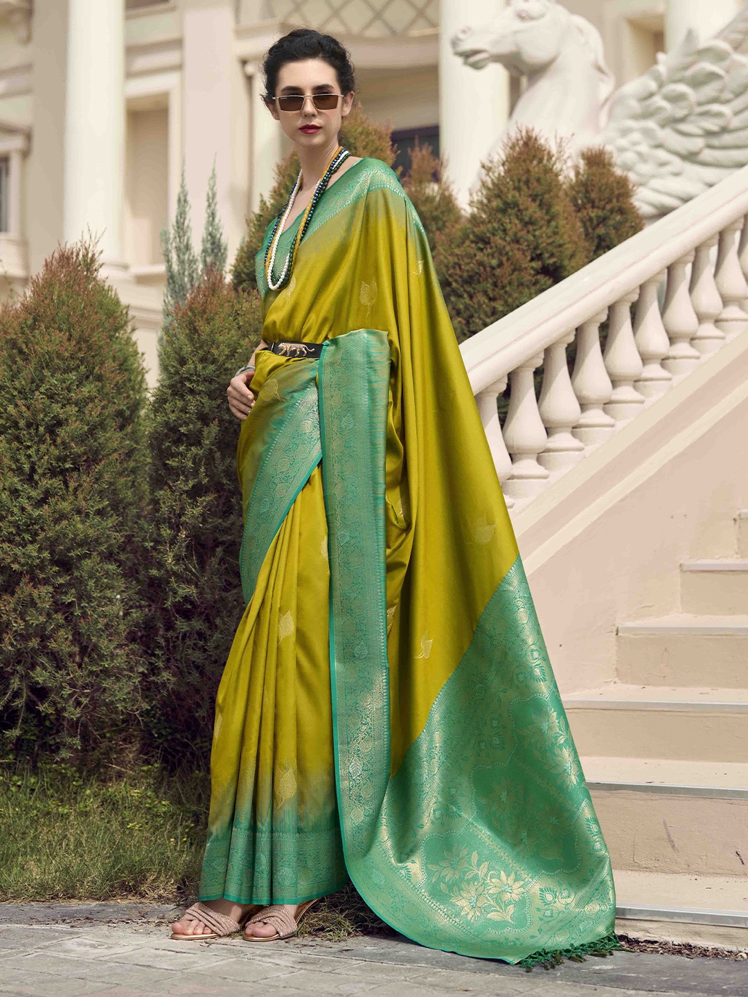 

Blissta Woven Design Zari Silk Blend Handloom Saree, Lime green