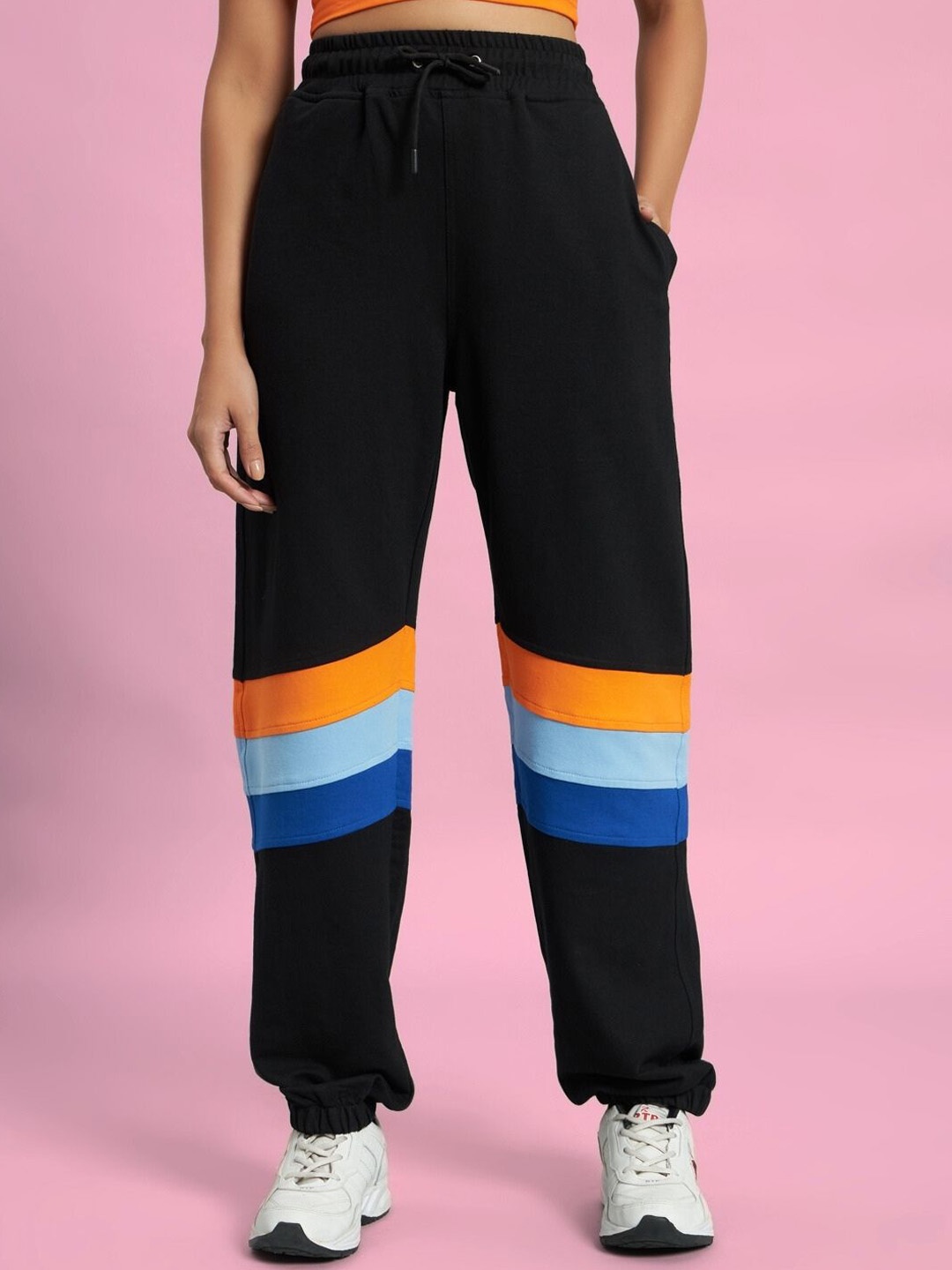 

WEARDUDS Women Mid Rise Joggers, Black