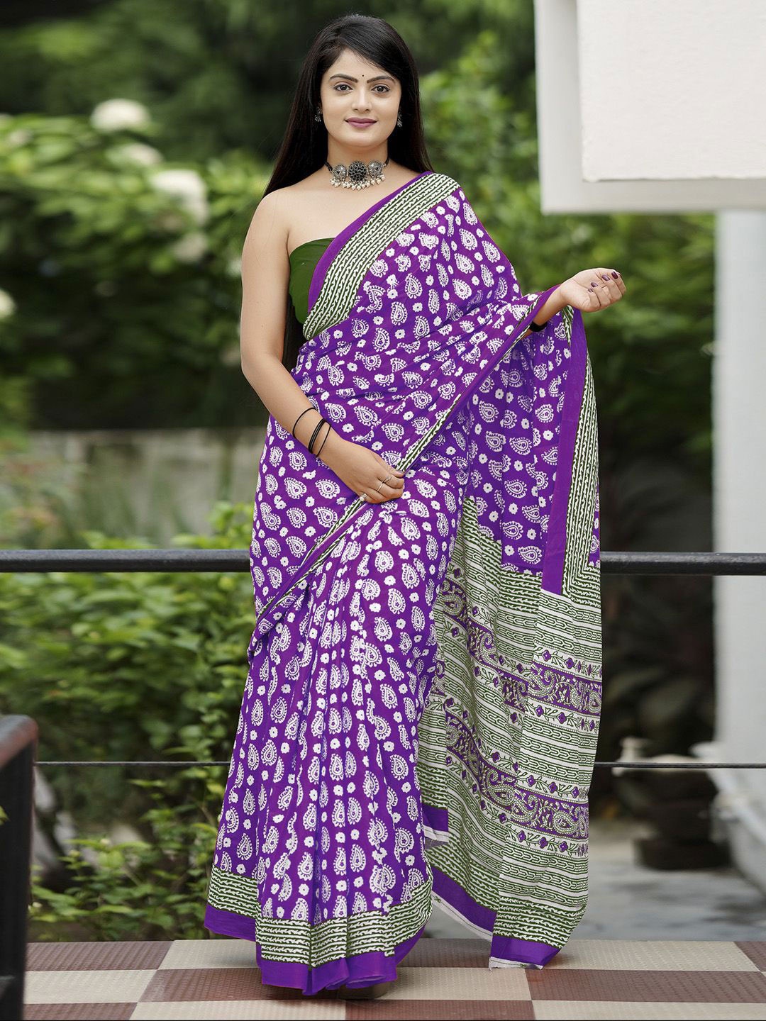 

Mitera Paisley Bagru Saree, Purple