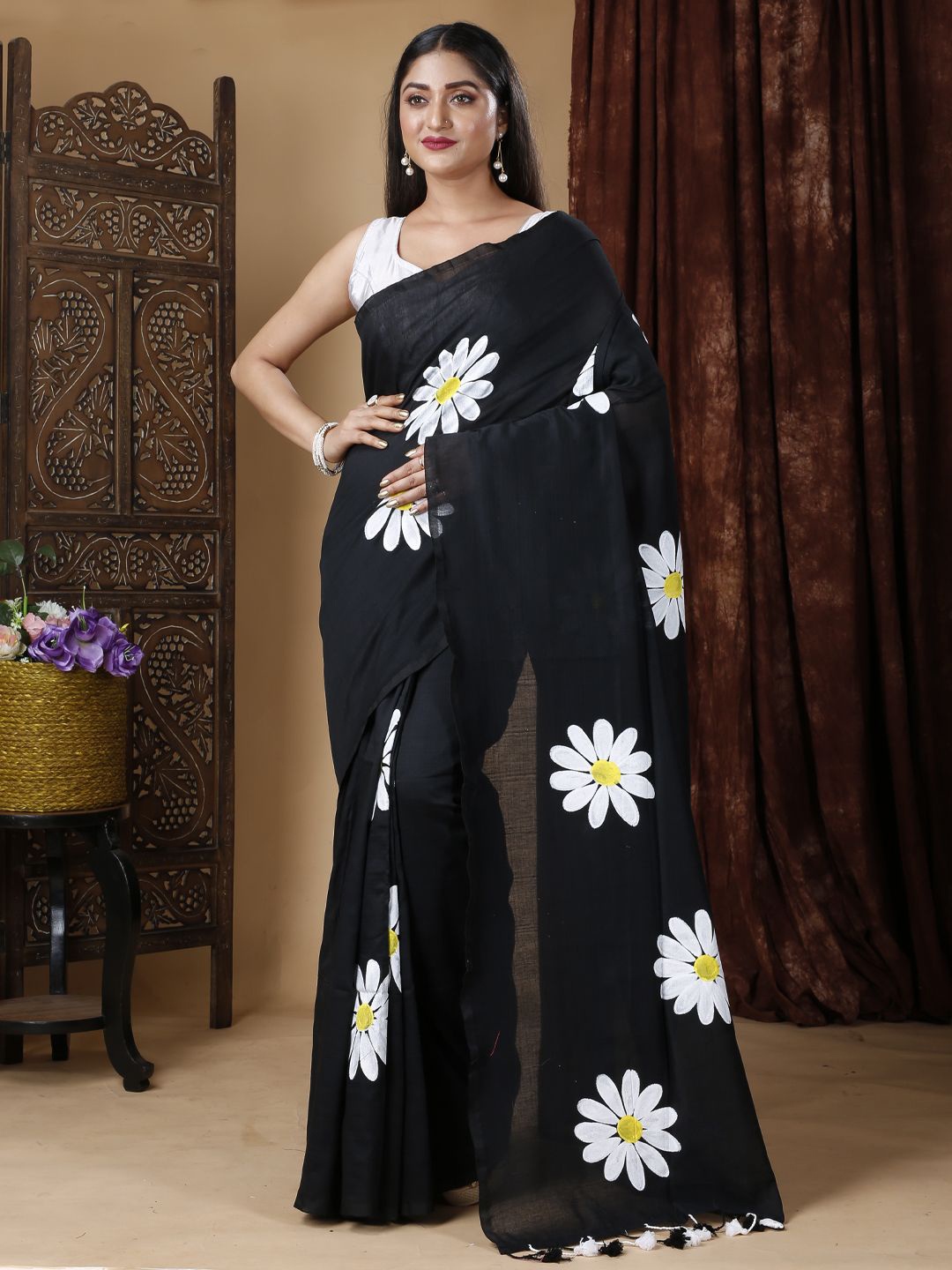 

Ruuprekha Floral Pure Cotton Khadi Saree, Black