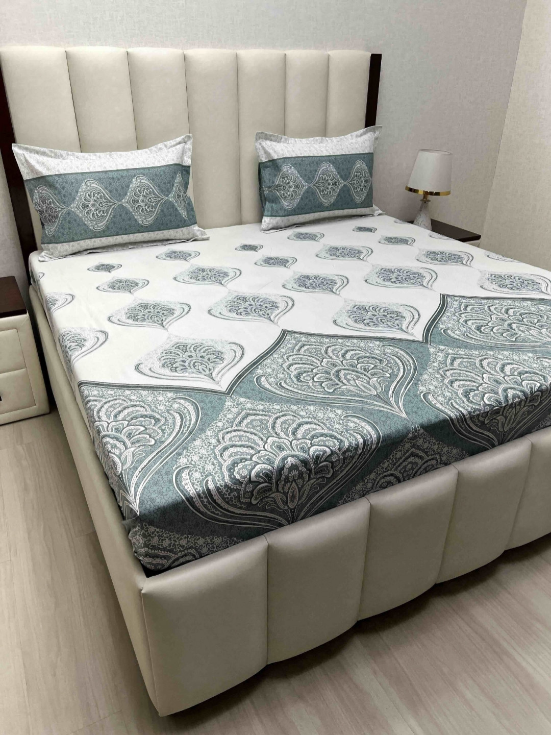 

Pure Decor Lifestyle Green & Grey Printed Cotton 220 TC King Bedsheet Set 2.74 m x 2.74 m