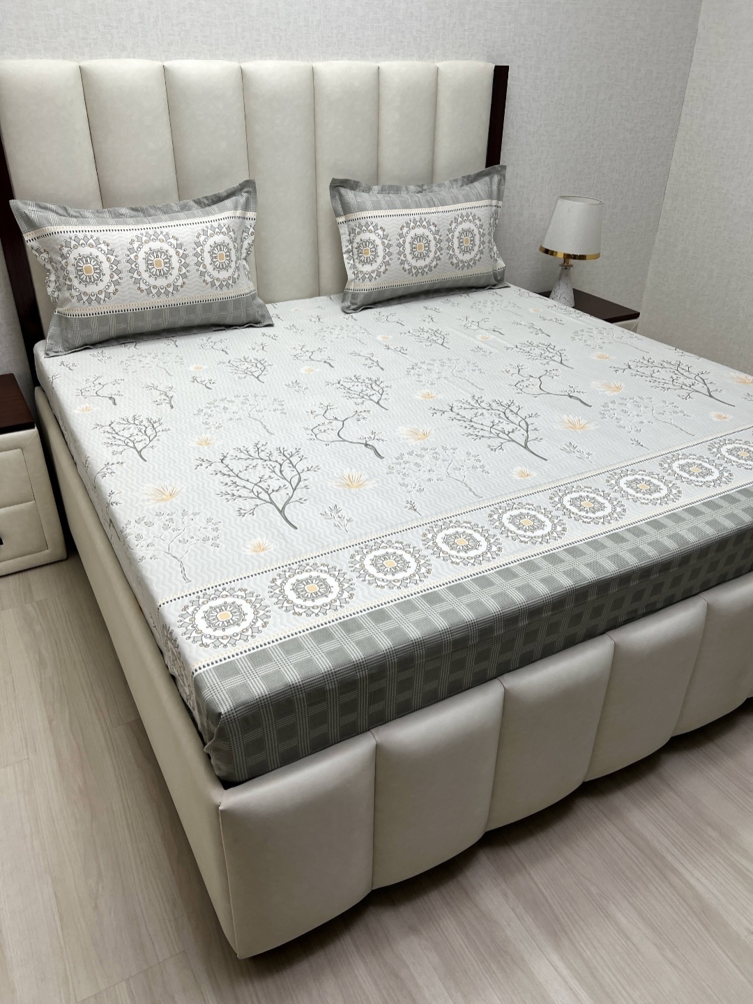

Pure Decor Grey Floral Printed Pure Cotton 350 TC King Bedsheet Set 2.74 m x 2.74 m