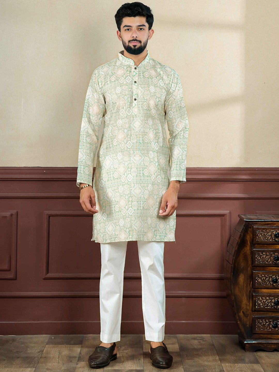 

Koshin Ethnic Motifs Printed Mandarin Collar Straight Kurta, Green