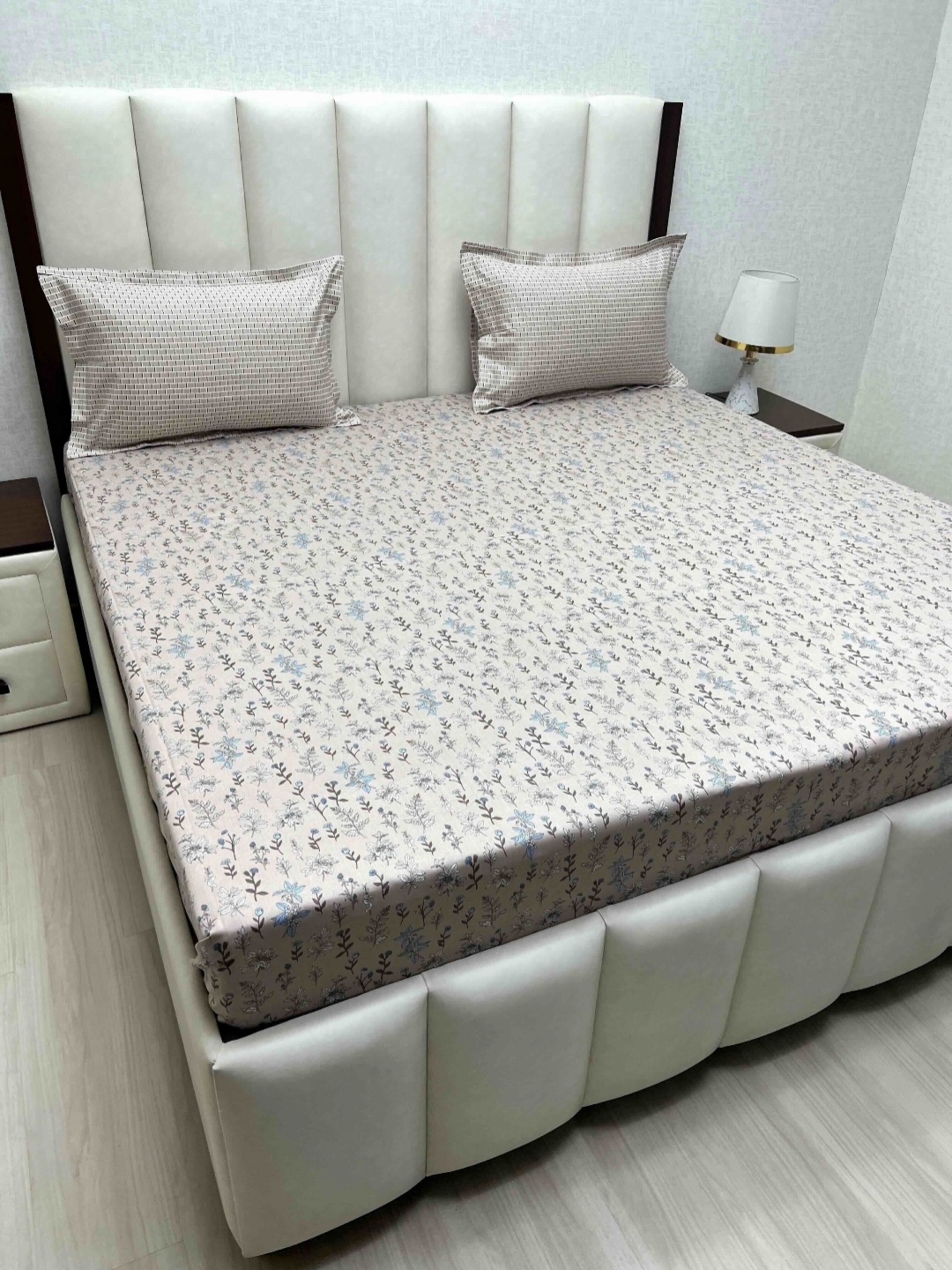 

Pure Decor Lifestyle Beige Printed Pure Cotton 230 TC King Bedsheet Set 2.74 m x 2.74 m