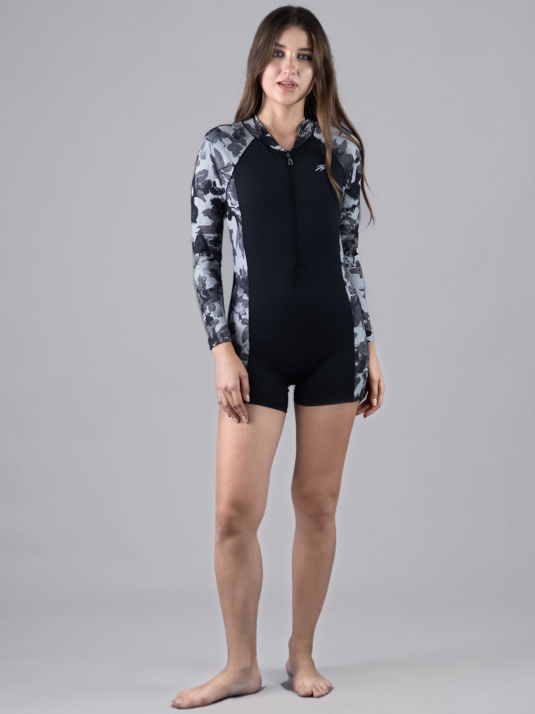 

Keepfit Colorblocked Full Sleeves Round Neck Boy Leg Length Leg Suit With Front Zipper, Black