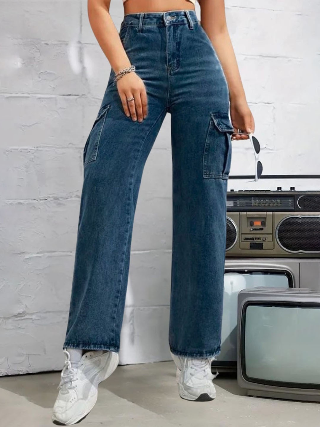 

DressBerry Women Comfort Straight Fit High-Rise Light Fade Acid Wash Stretchable Jeans, Navy blue