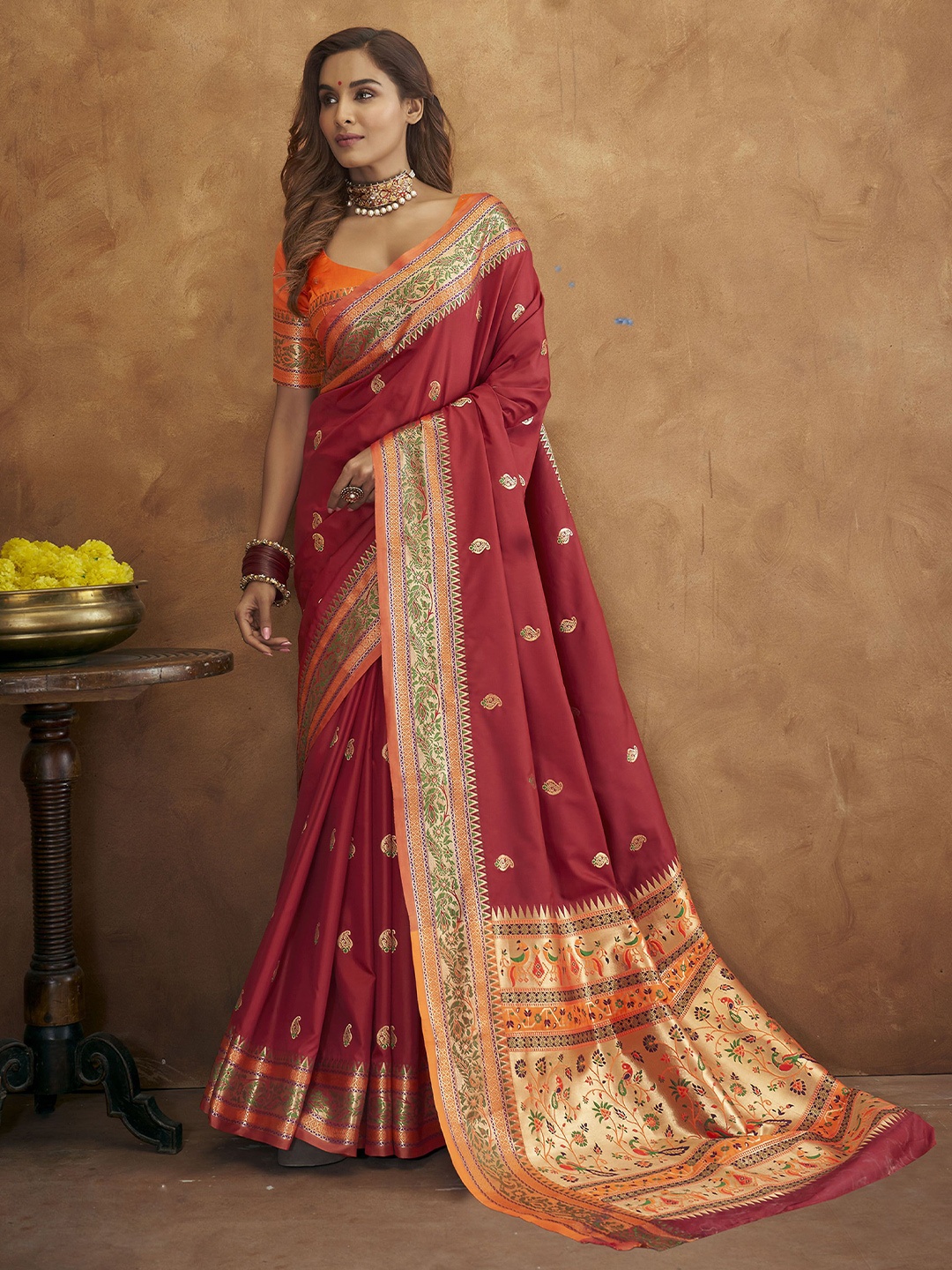 

KIMISHA Woven Design Silk Blend Paithani Saree, Maroon