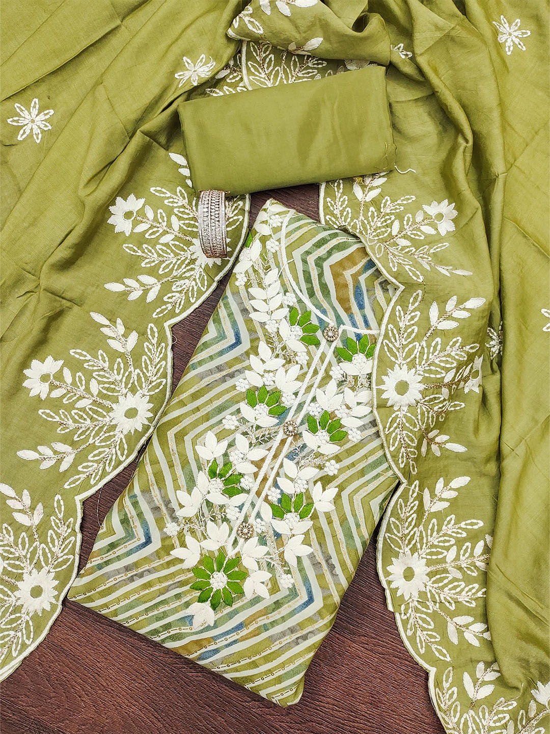 

SAINOOR Printed Semi-Stitched Dress Material, Green