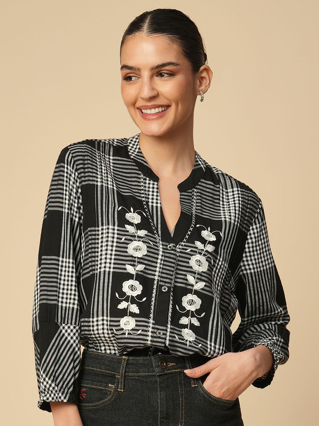 

Chemistry Checked Roll-Up Sleeves Top, Black