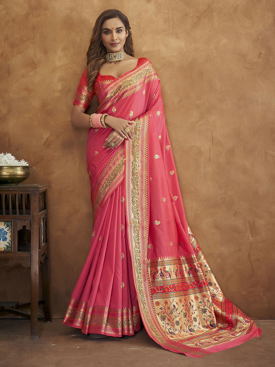 

KIMISHA Woven Design Zari Silk Blend Handloom Paithani Saree, Pink