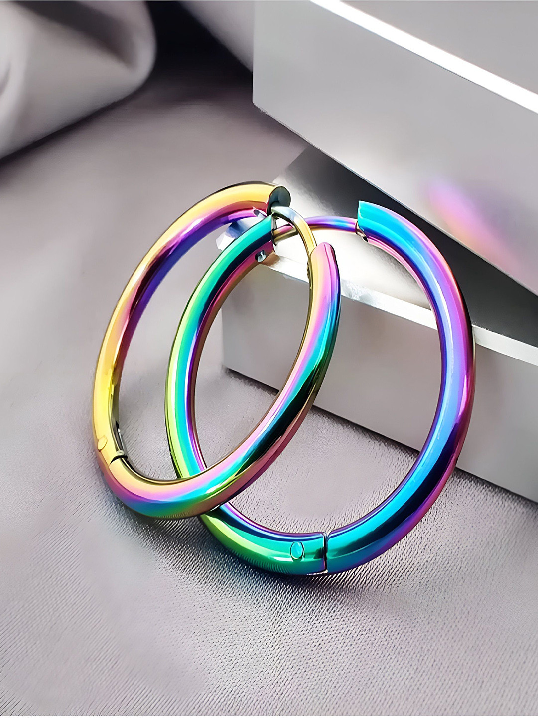 

Crazy Fashion Stainless Steel Circular Hoop Earrings, Green