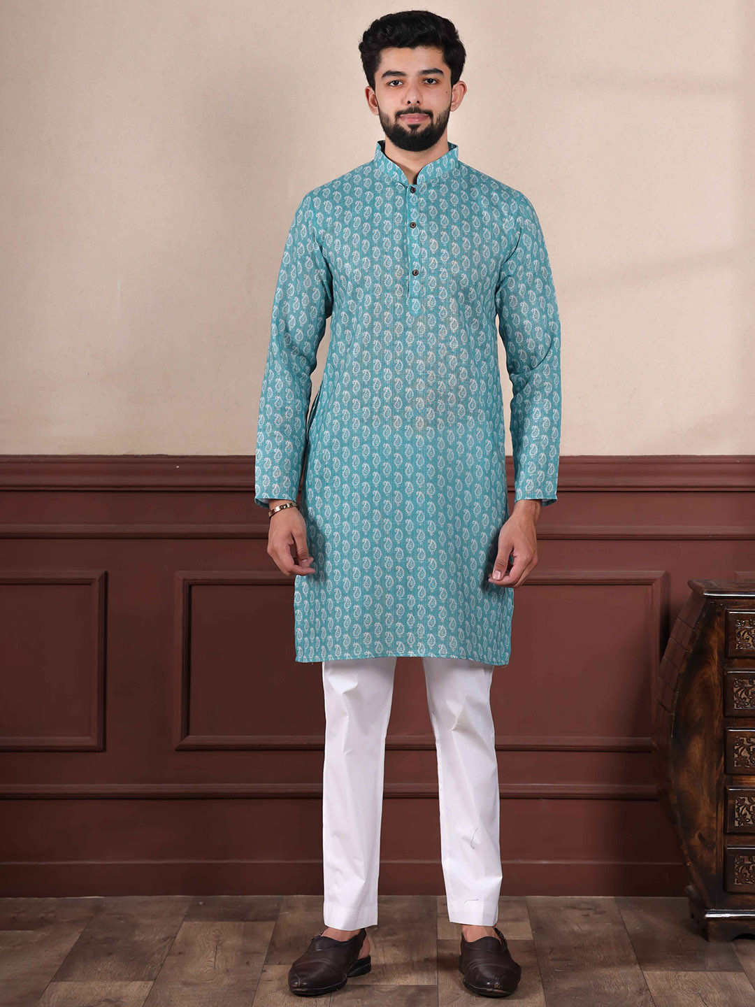 

Koshin Paisley Printed Mandarin Collar Straight Kurta, Blue