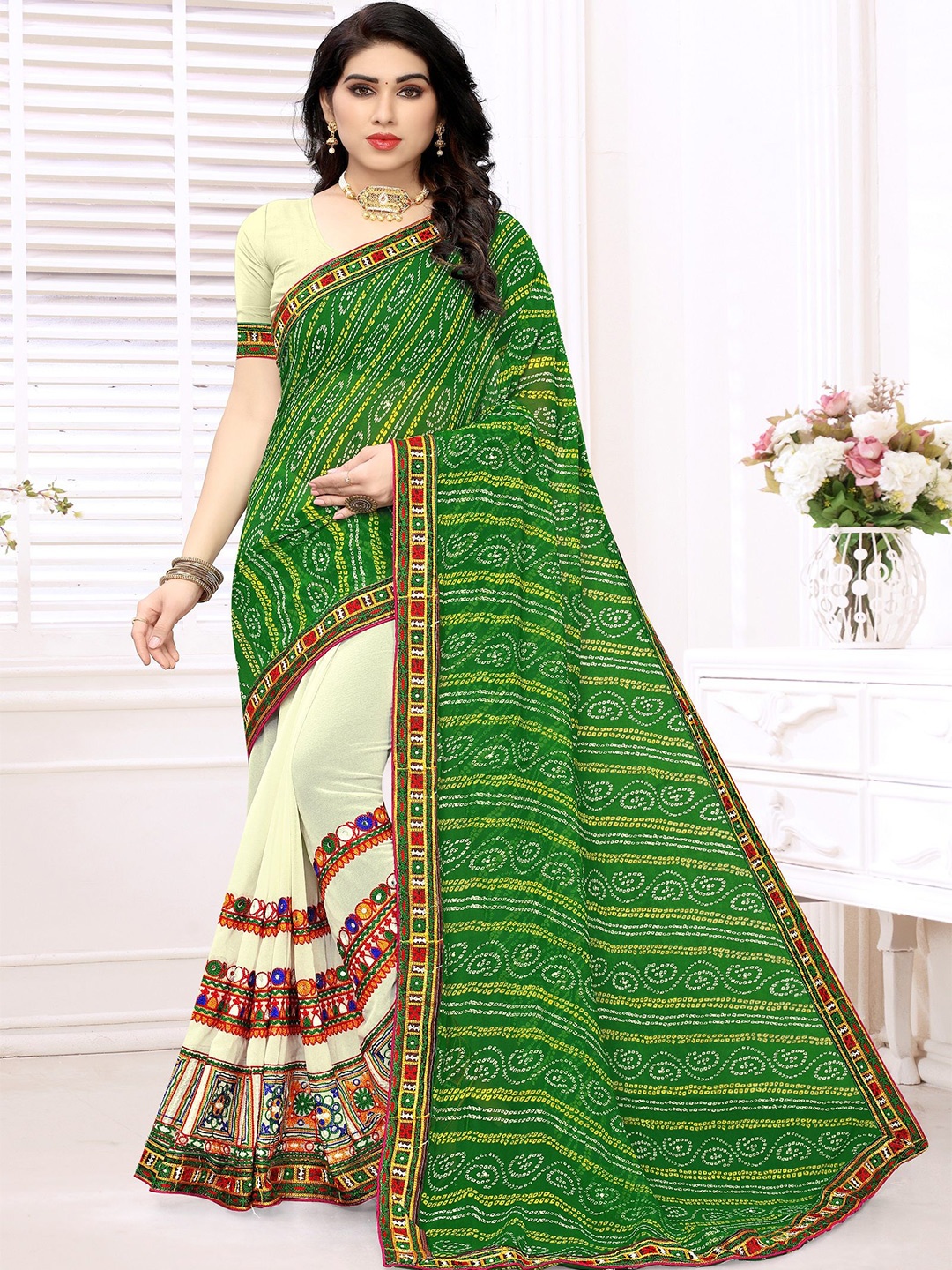 

DIVASTRI Embellished Embroidered Pure Georgette Half and Half Bandhani Saree, Green