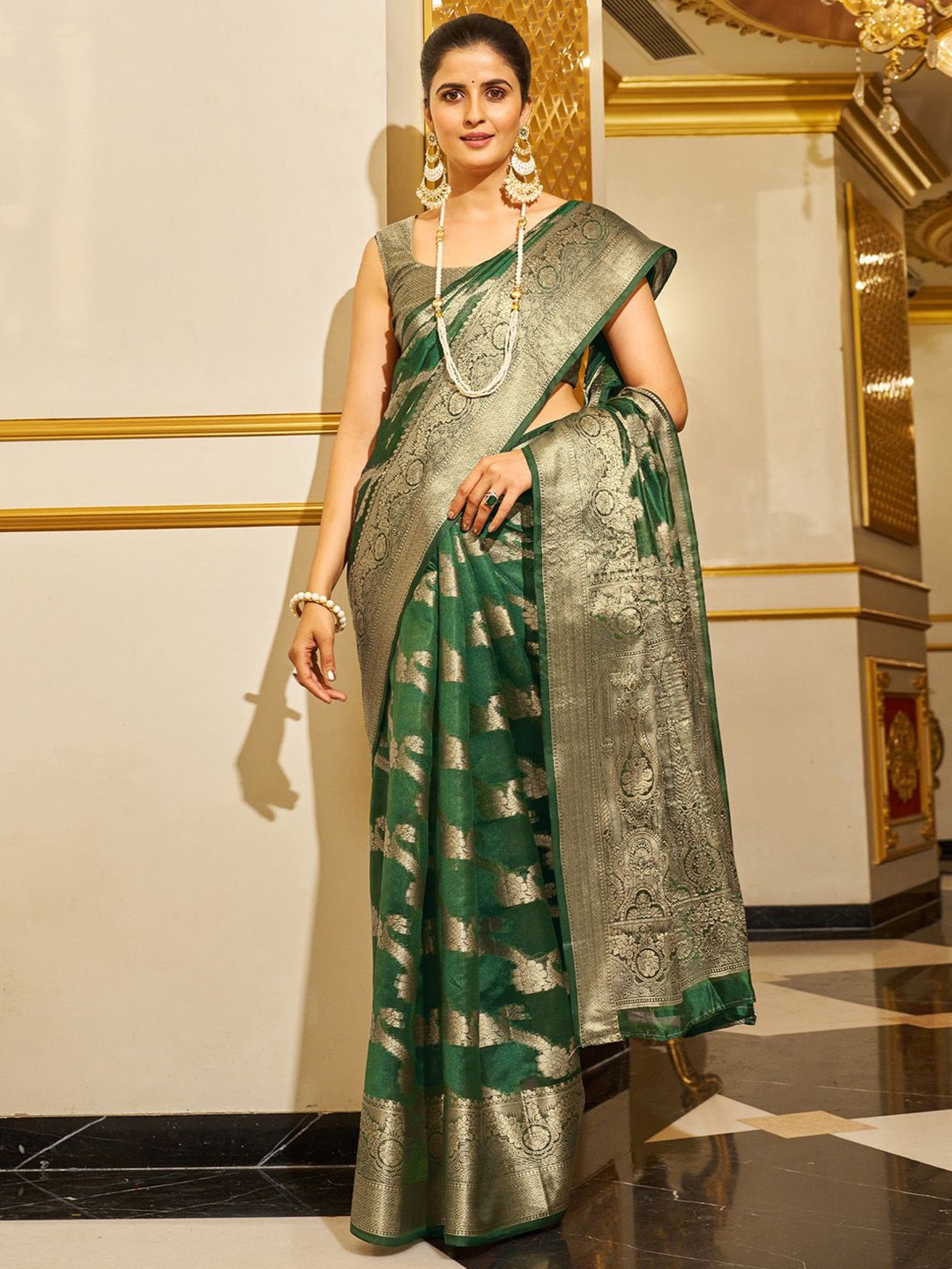 

Mitera Woven Design Zari Organza Banarasi Saree, Green