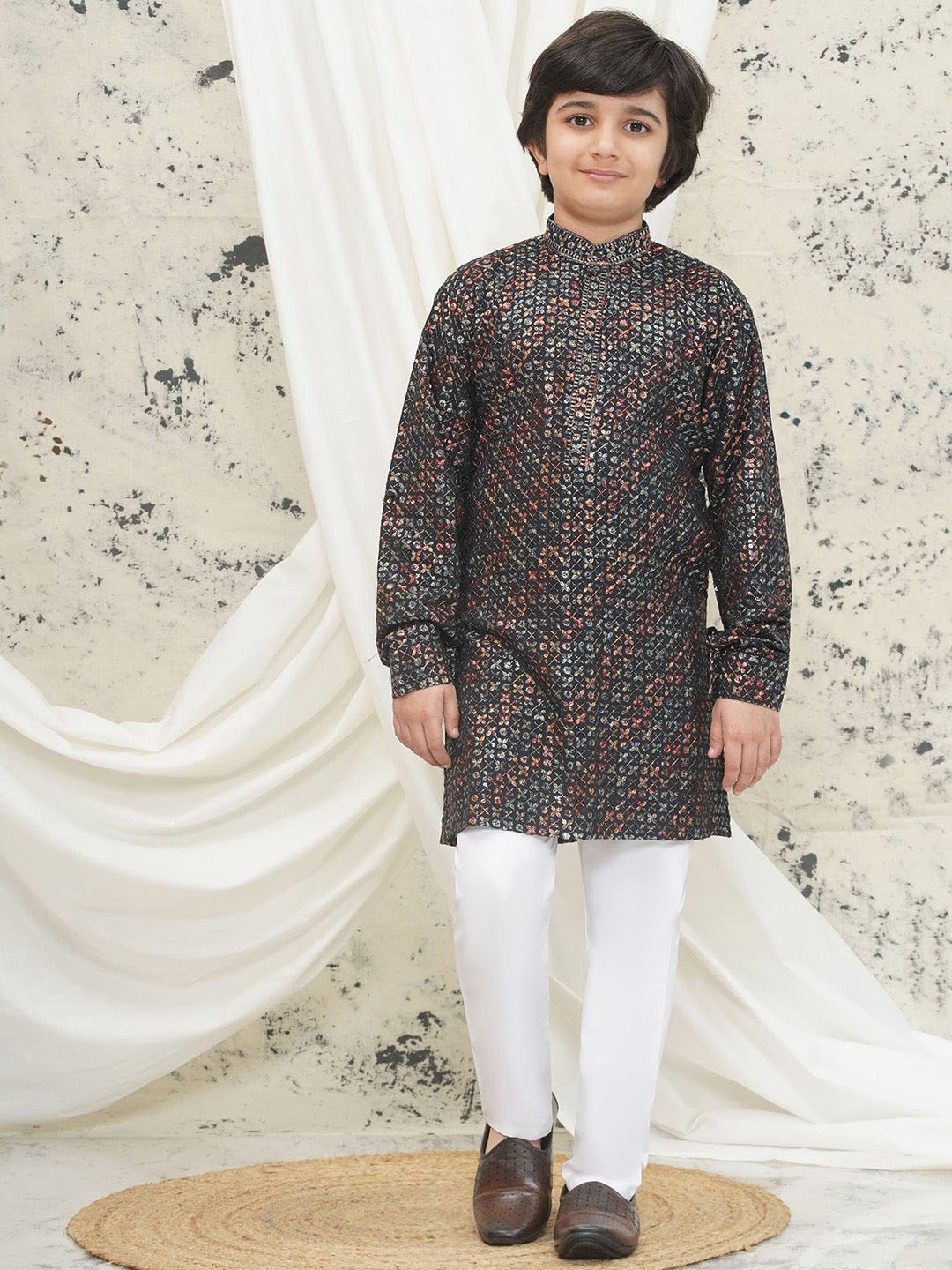 

Aj DEZInES Boys Floral Embroidered Regular Sequinned Kurta with Pyjamas, Green