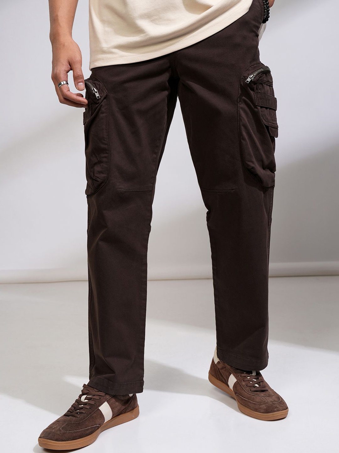 

HIGHLANDER Men Straight Fit Trousers, Brown