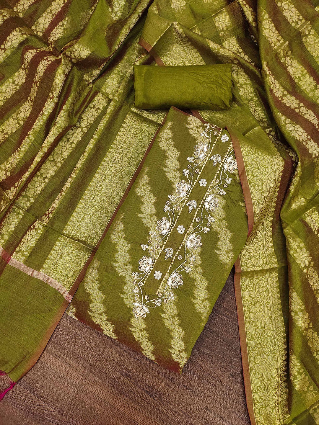 

SAINOOR Floral Embroidered Unstitched Dress Material, Green