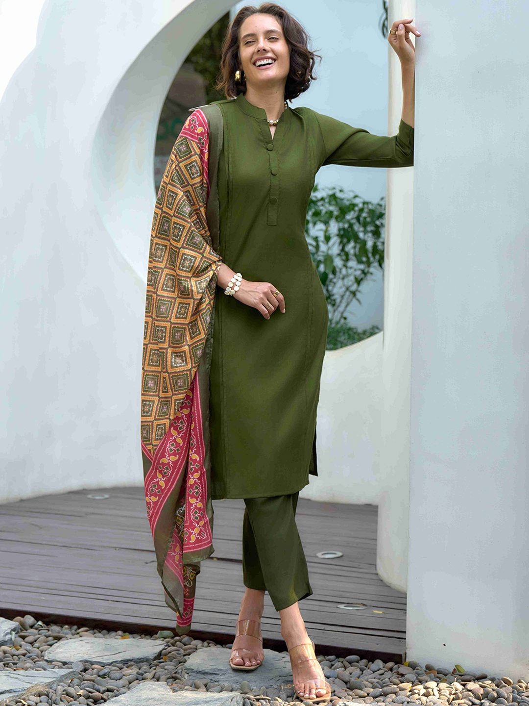 

MOJILAA Women Regular Kurta with Trousers & With Dupatta, Green