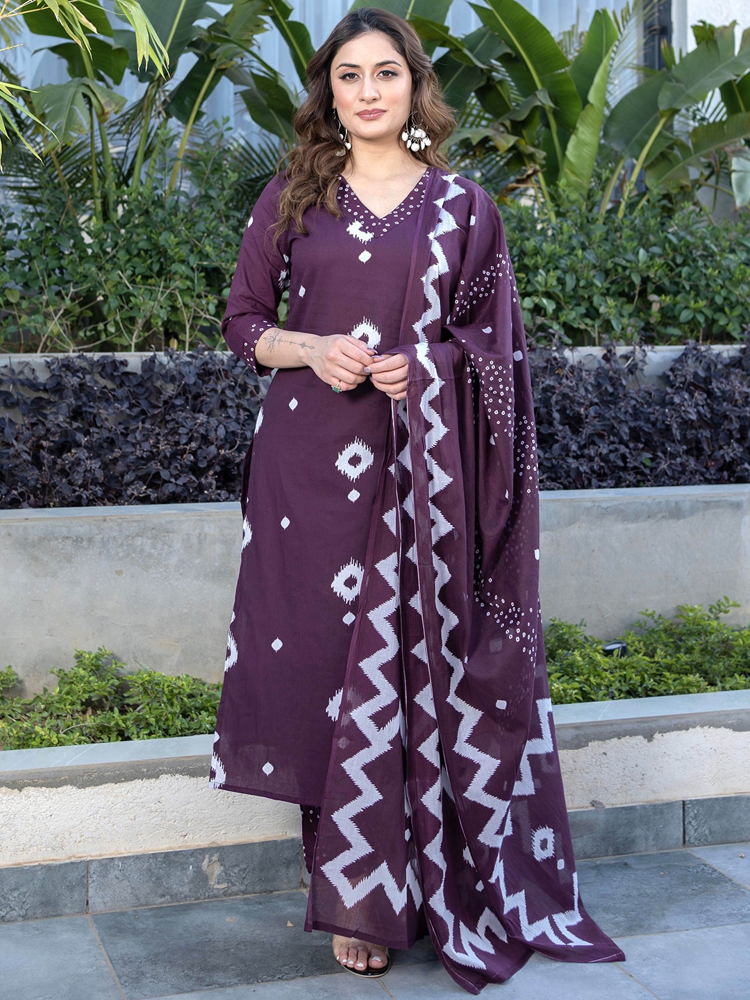 

Arayna Bandhani Printed V -Neck Pure Cotton Straight Kurta With Trousers & Dupatta, Purple