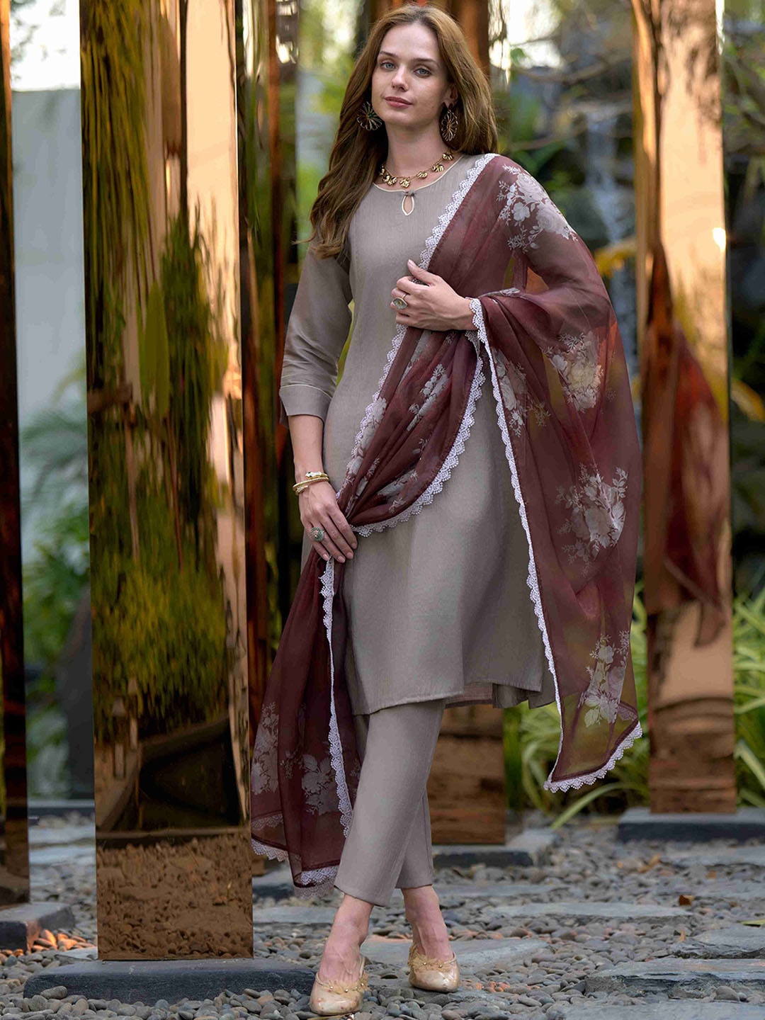 

MOJILAA Women Regular Kurta with Trousers & With Dupatta, Taupe