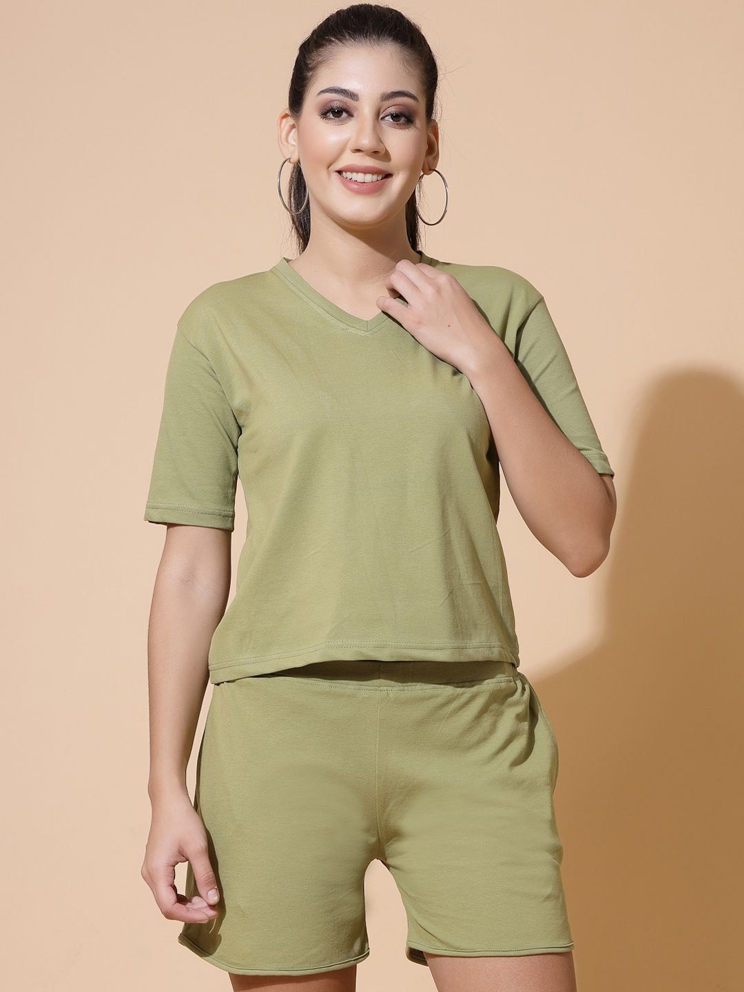 

DressBerry V-Neck T-Shirt With Shorts, Khaki