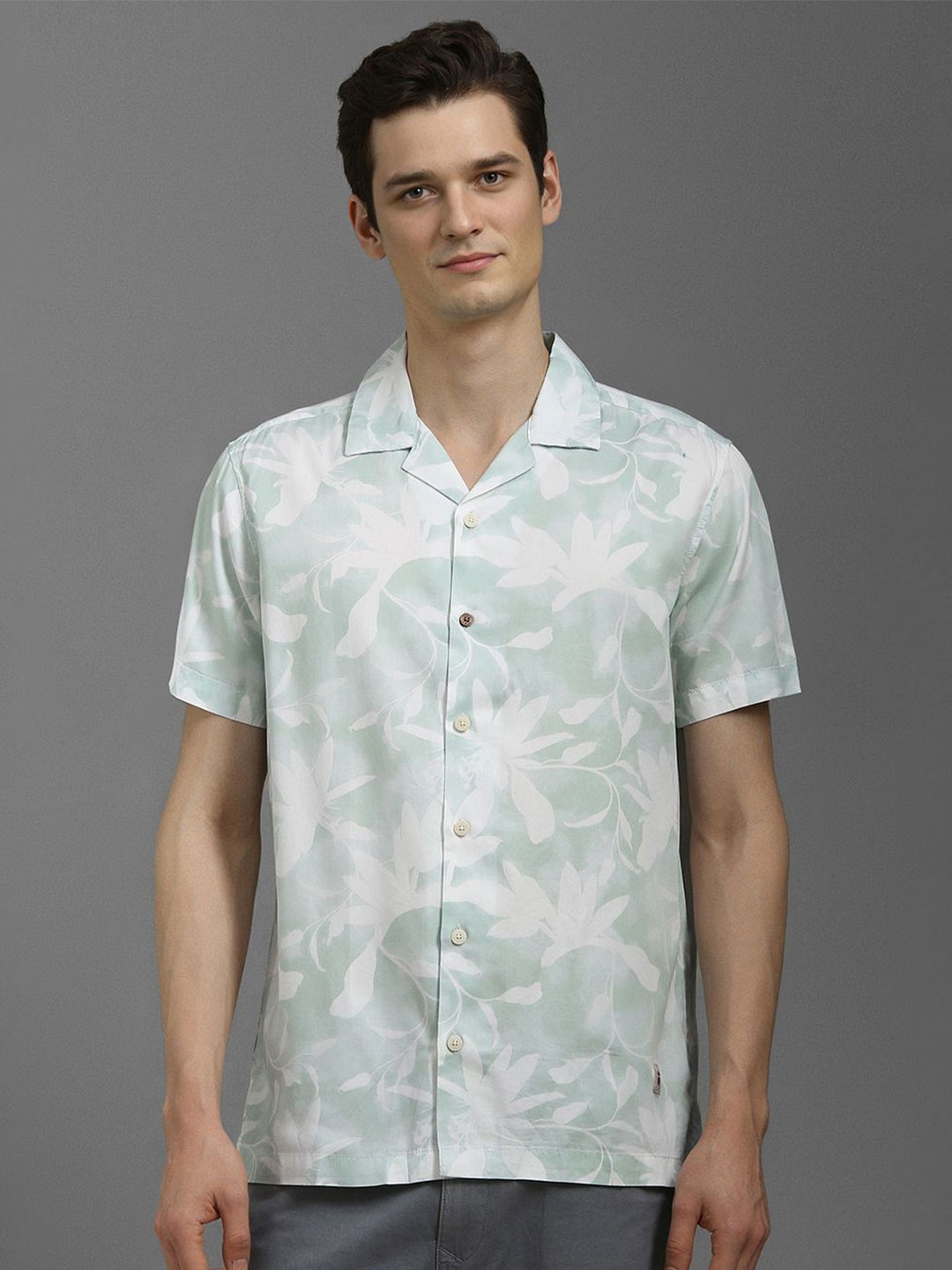 

Louis Philippe Jeans Men Slim Fit Floral Opaque Printed Casual Shirt, Green