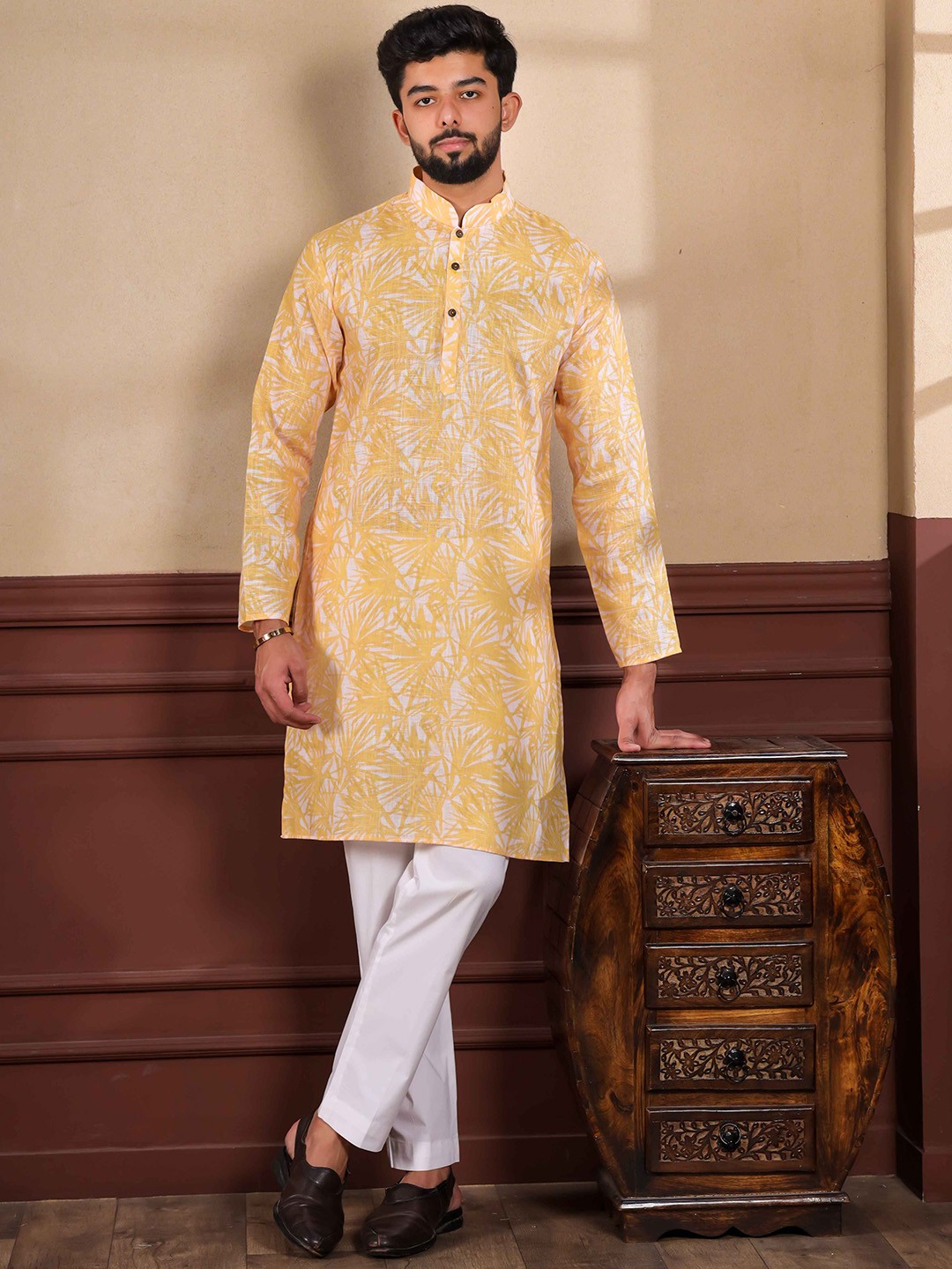 

Koshin Floral Printed Linen Mandarin Collar Straight Kurta With Pyjamas, Yellow