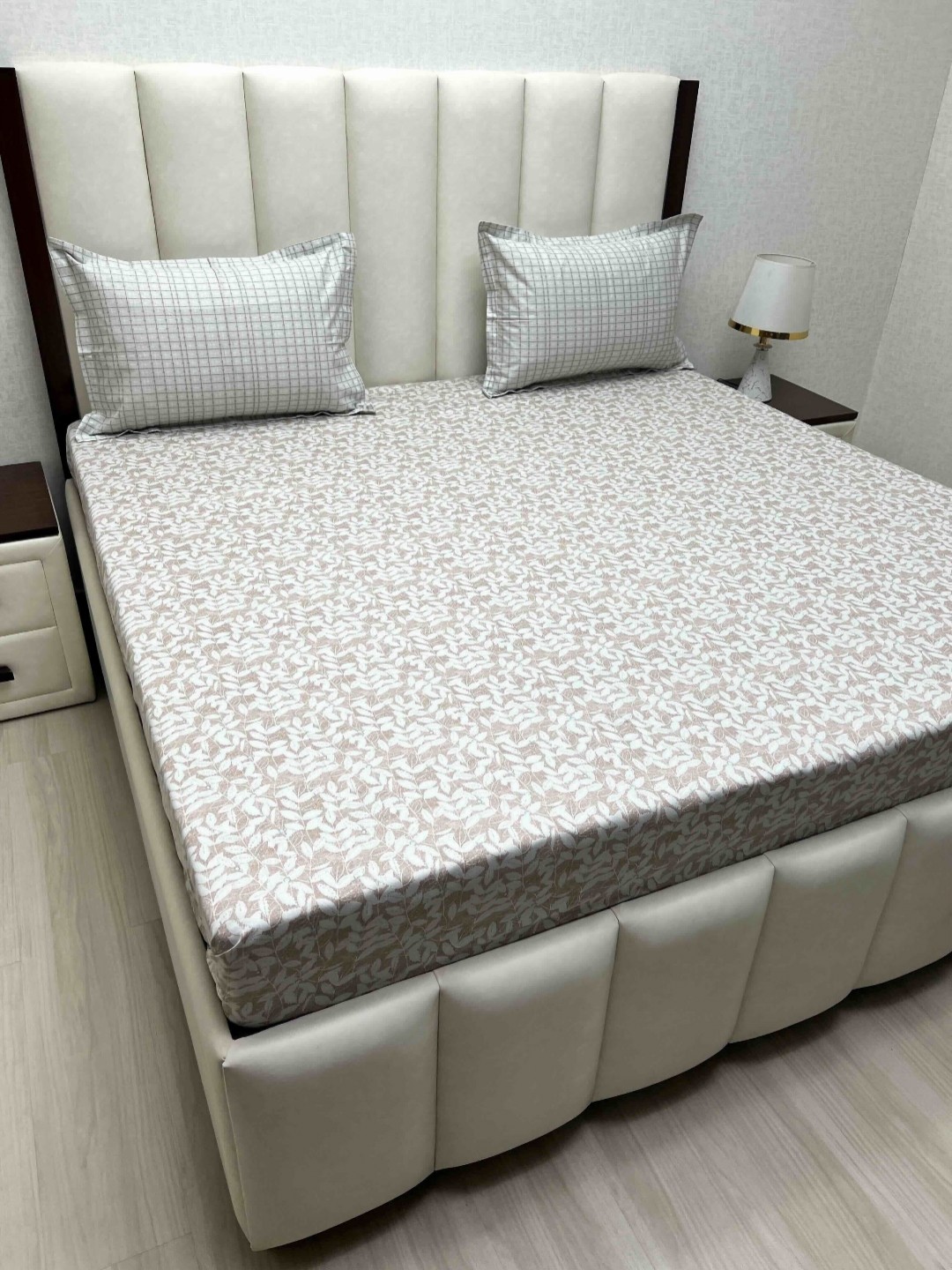 

Pure Decor Lifestyle White Printed 300 TC Pure Cotton King Bedsheet Set 2.74 m x 2.74 m