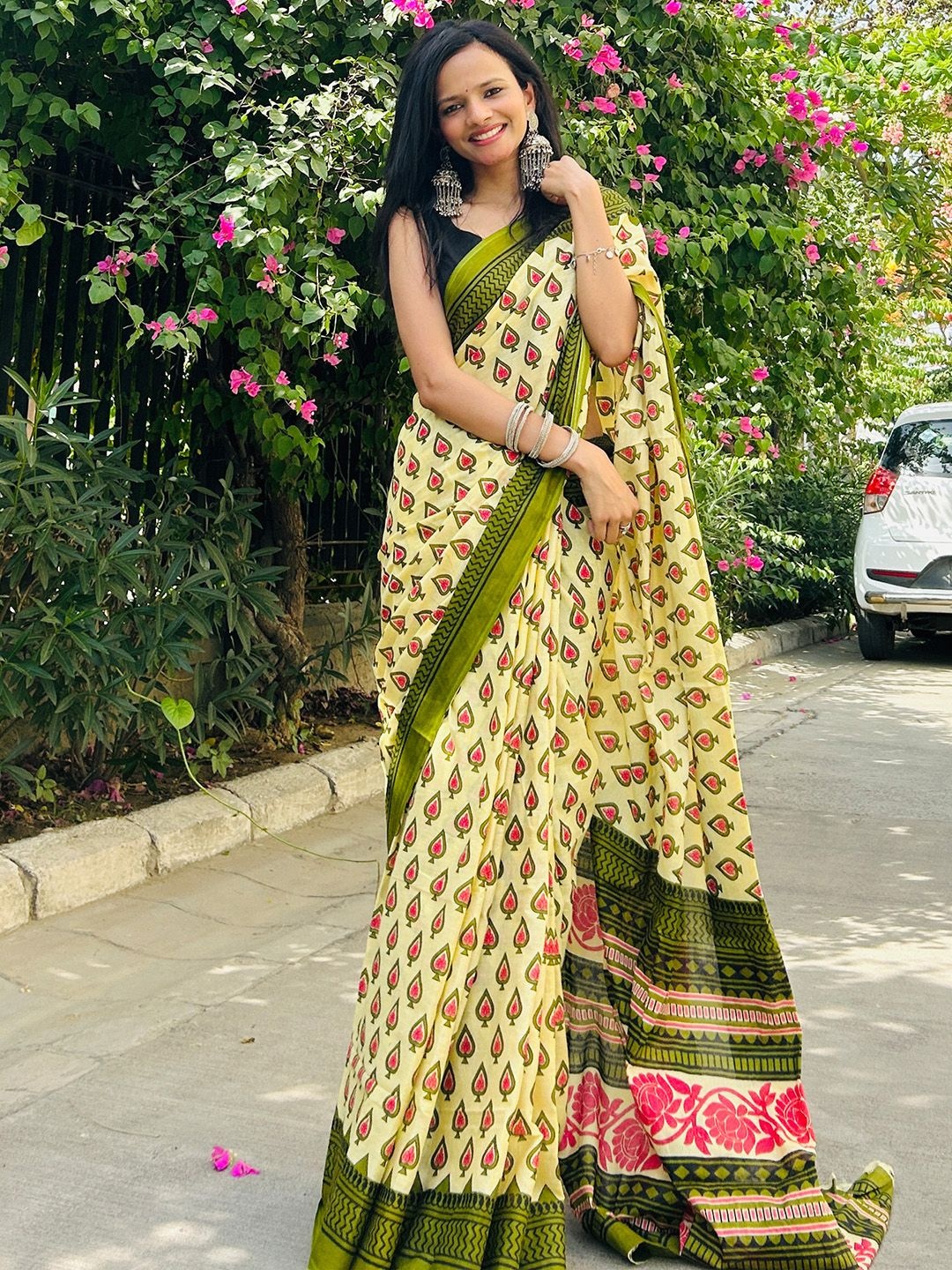 

Mitera Bagh Bagh Saree, Yellow