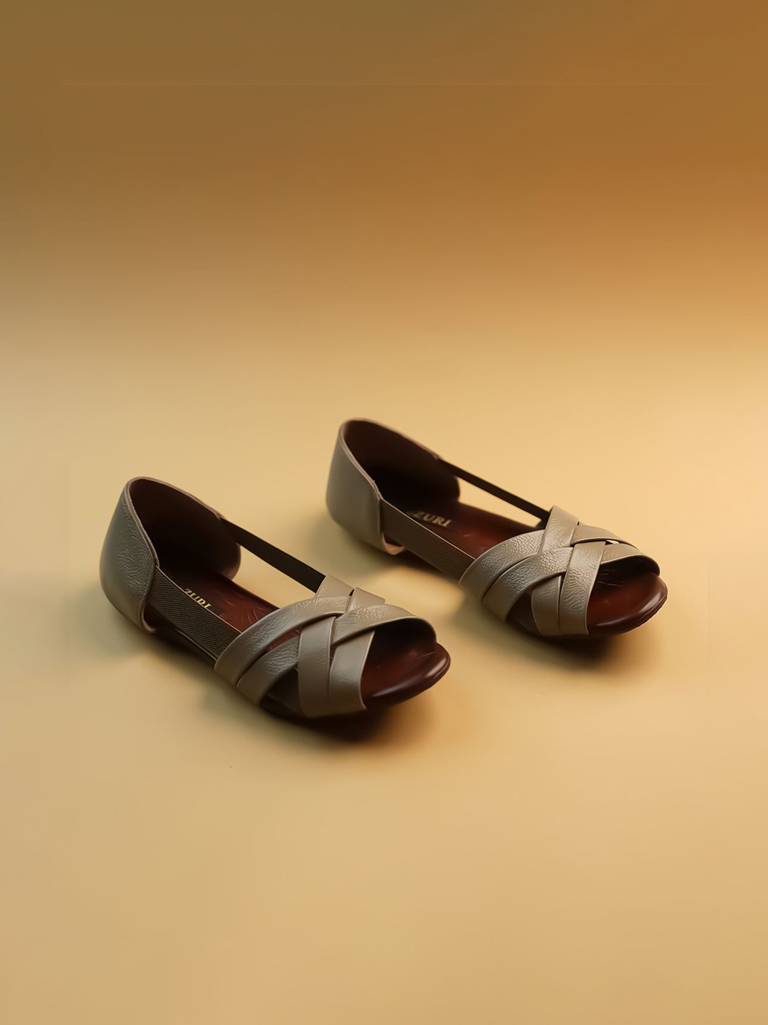 

Ozuri Women Open Toe Flats, Beige